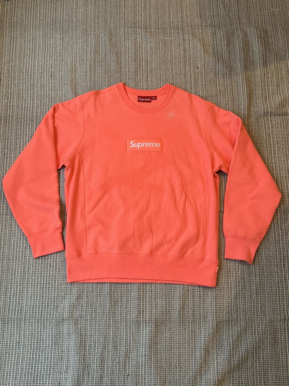 Supreme Supreme FW18 Fluorescent Pink Box Logo Crewneck Size US M / EU 48-50 / 2 - 1 Thumbnail