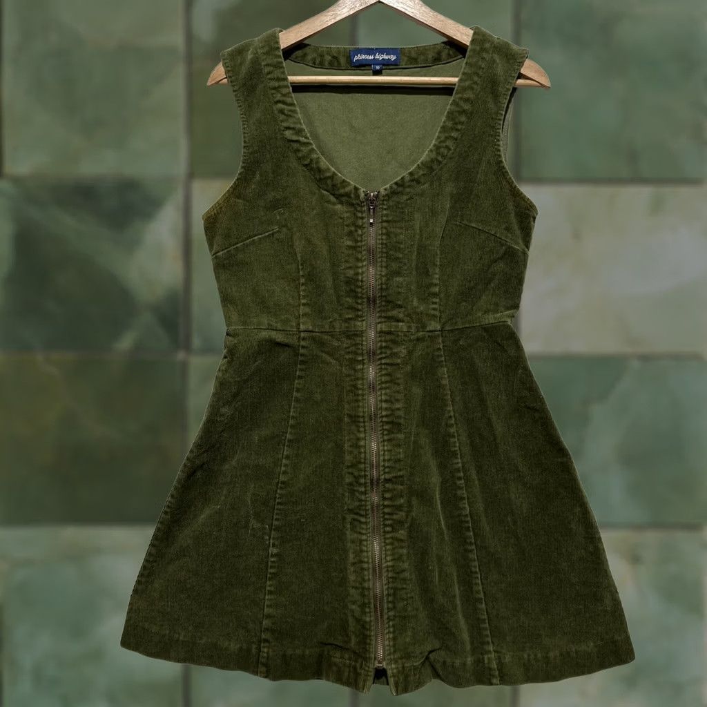 princess highway green dress Princess Highway green slip dress , Size 6 , Would fit