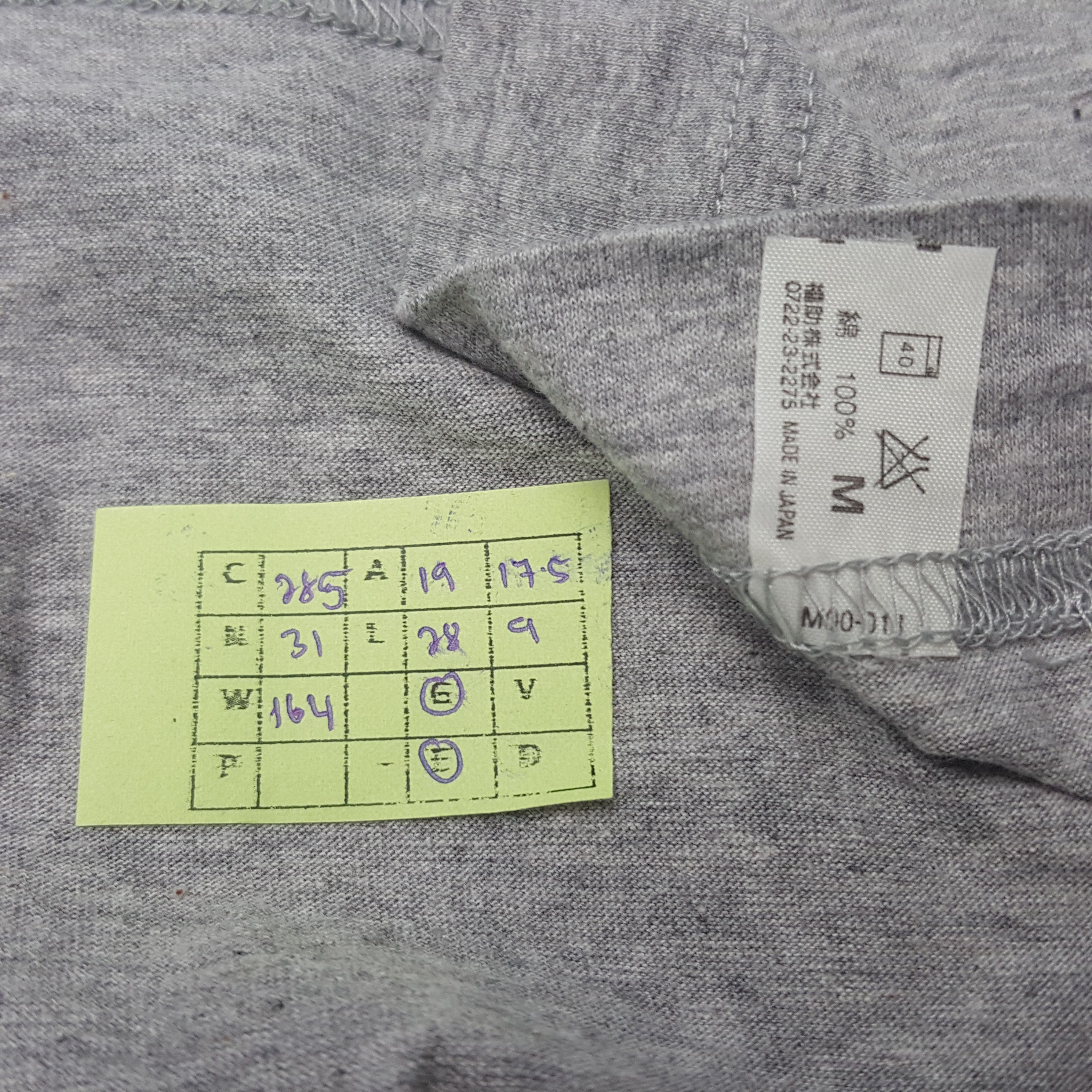 Burberry × Vintage Vintage Burberry London Designer Brand Tshirt C285N31 Size US M / EU 48-50 / 2 - 5 Thumbnail