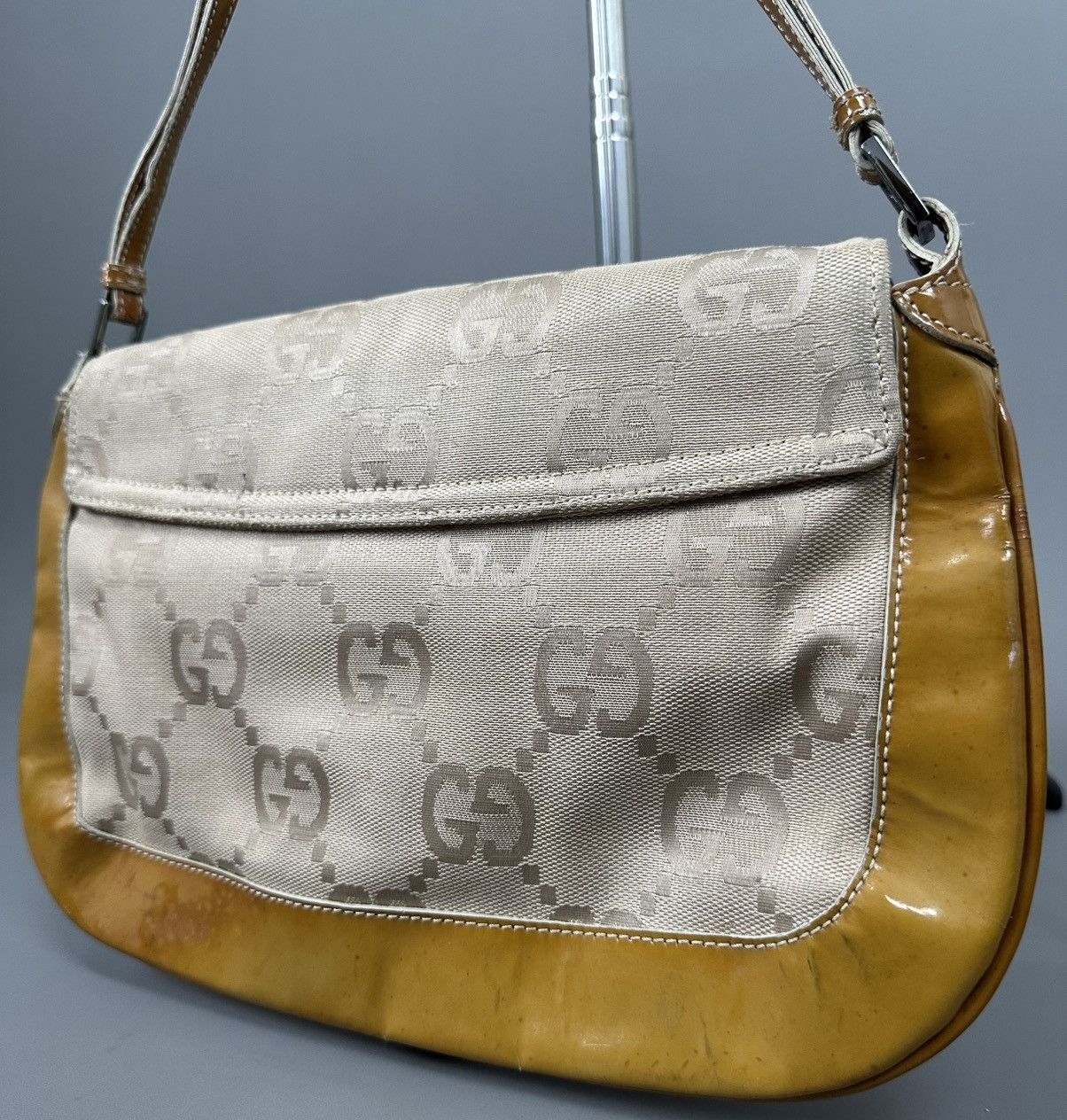 Gucci Gucci - Vintage GG Canvas Beige - Yellow Patent Leather Bag Size ONE SIZE - 6 Thumbnail