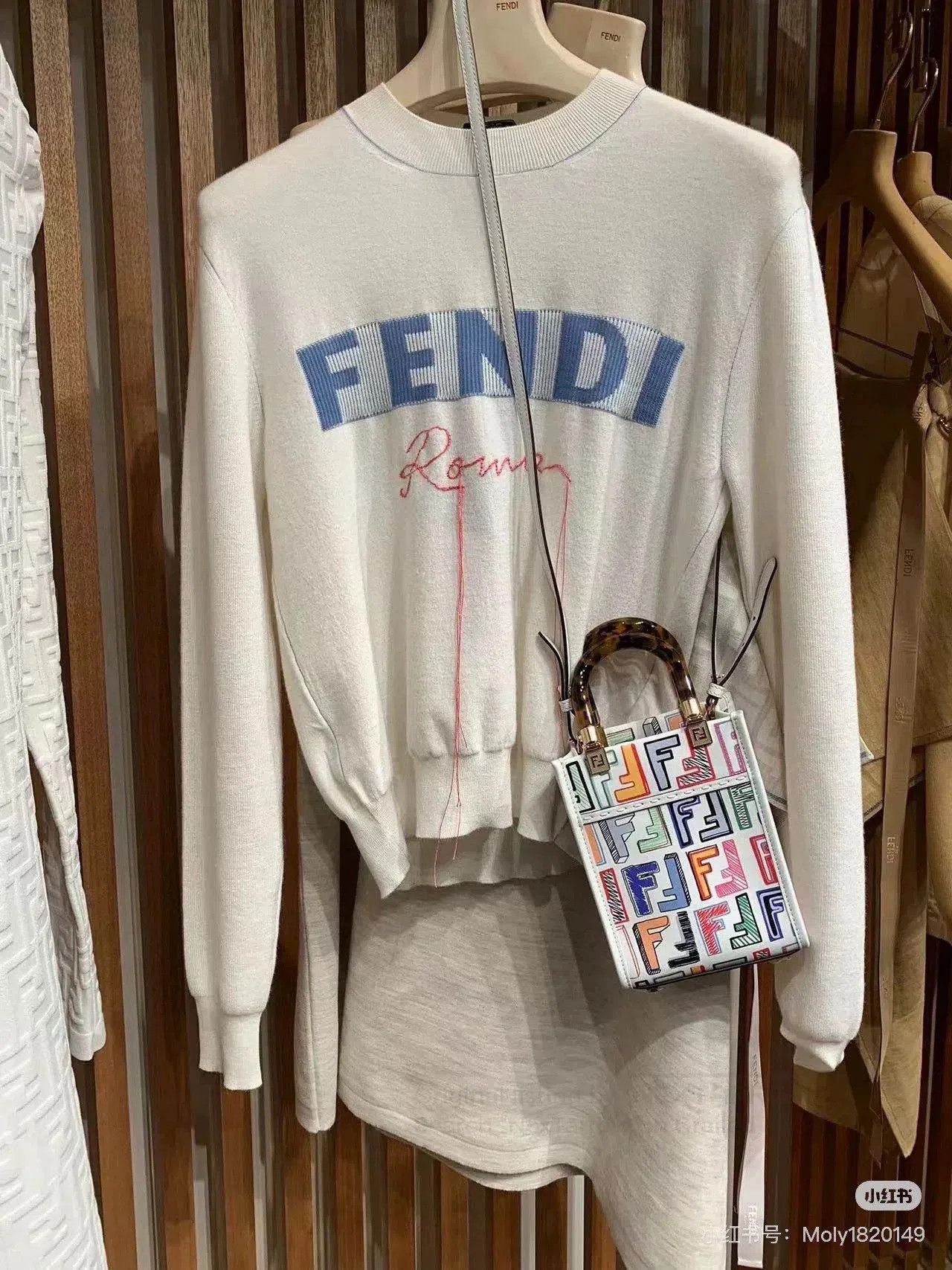Fendi Fendi Logo Cashmere Women's Sweater. Size S / US 4 / IT 40 - 3 Thumbnail