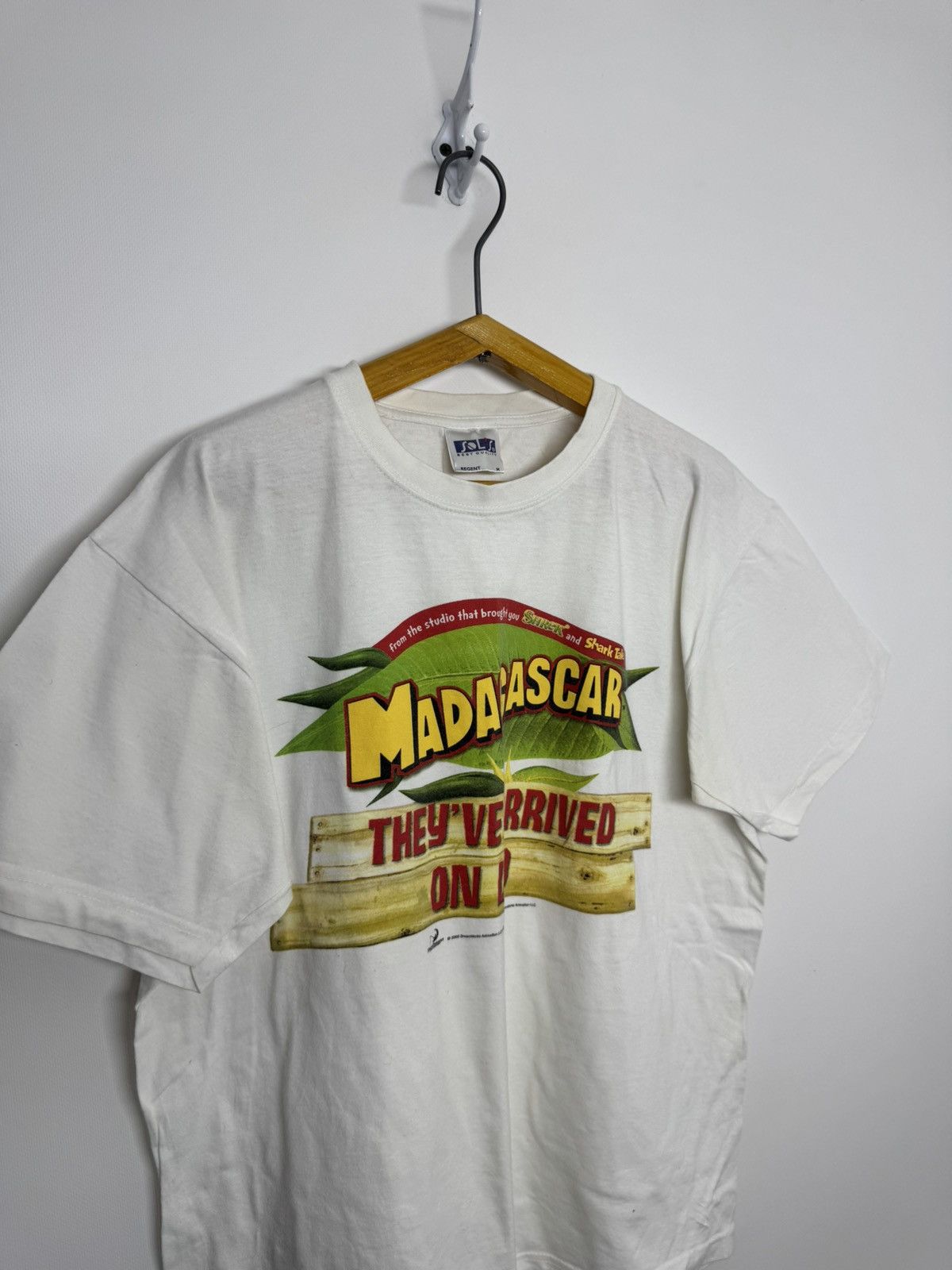 Vintage Vintage Y2k Madagascar Big Logo 00’s Size US M / EU 48-50 / 2 - 5 Thumbnail