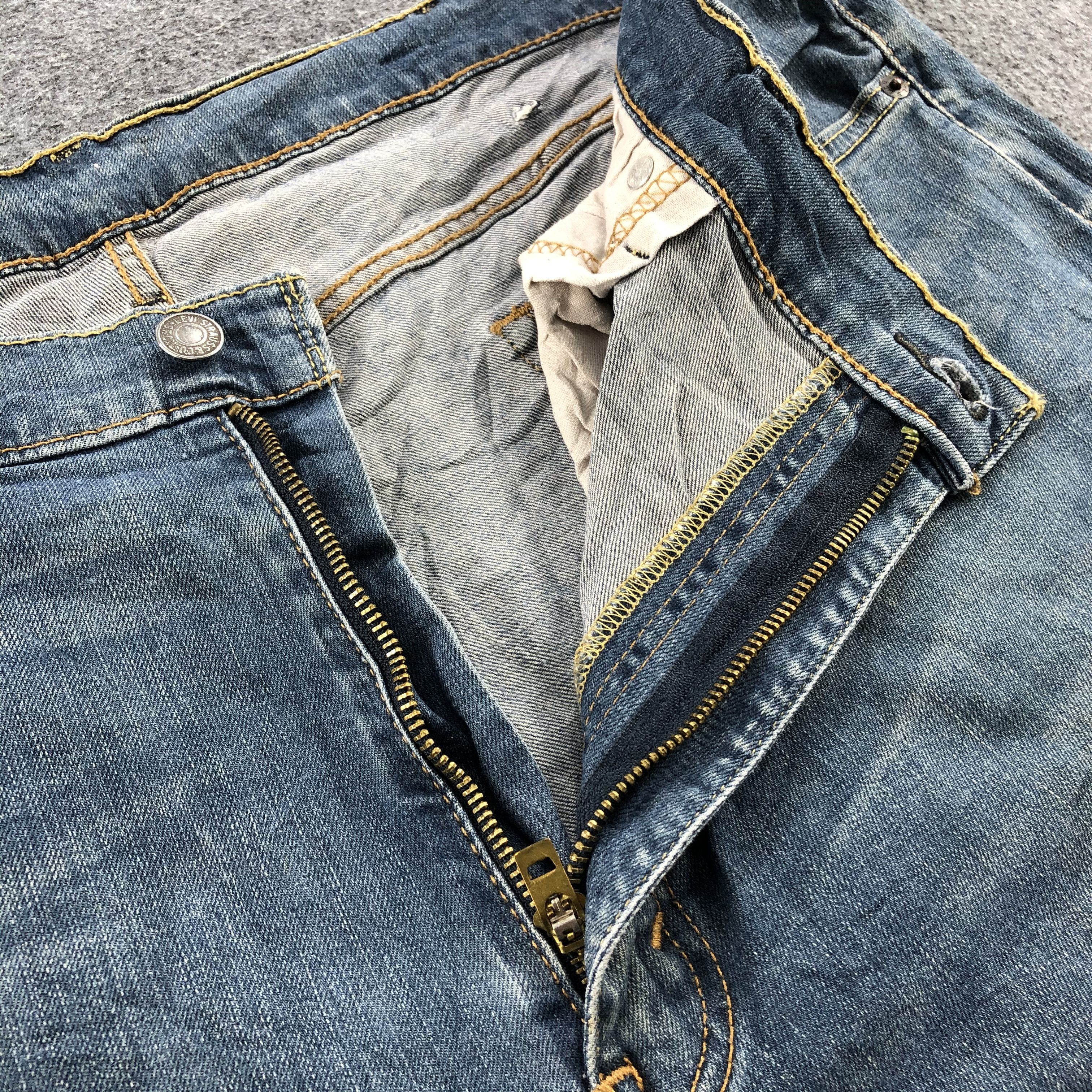 Levi's Distressed Vintage Levis 514 Jeans Blue Wash Denim-J1104 Size US 41 - 9 Thumbnail