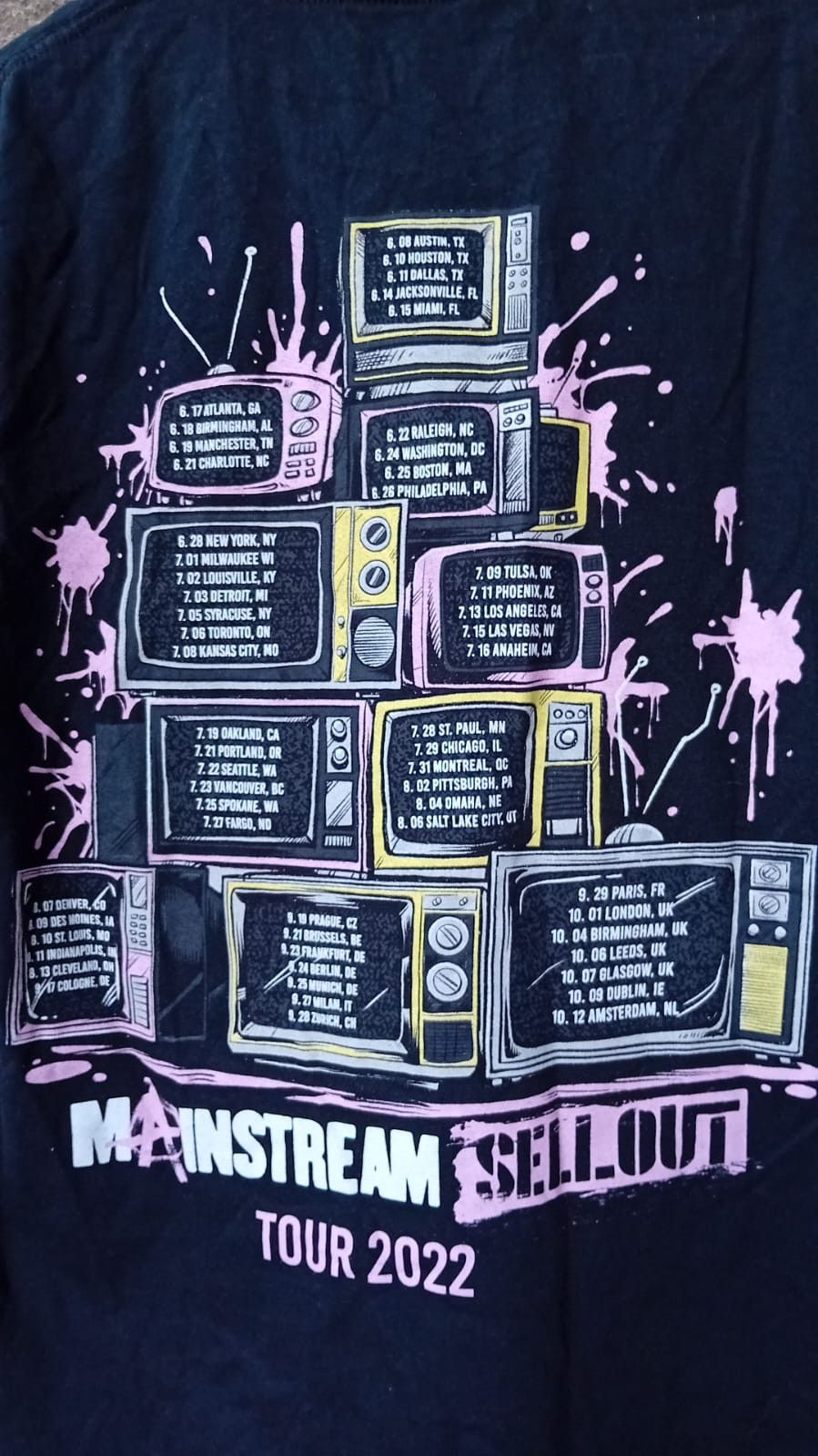 Band Tees Machine Gun Kelly 2022 Mainstream Sell Out Concert Tour Tee Size US S / EU 44-46 / 1 - 5 Thumbnail