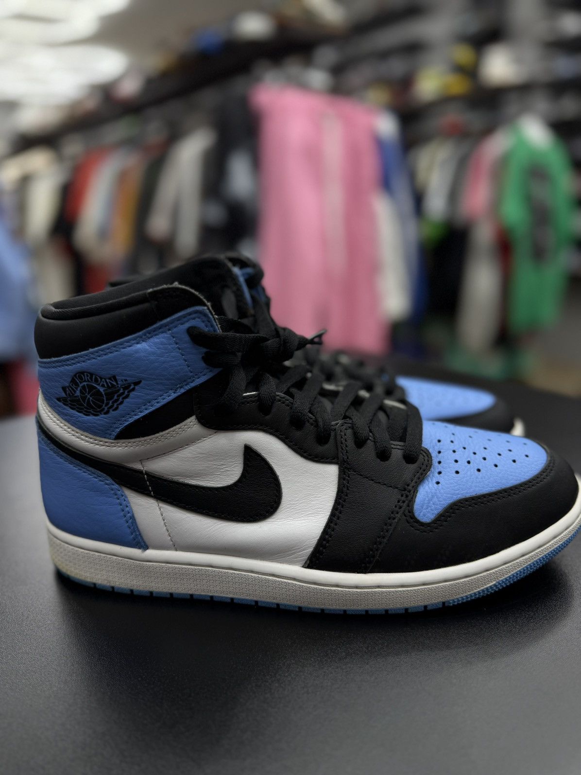 Jordan Brand × Nike Jordan 1 High UNC Toe Size 10 Pre Owned Size US 10 / EU 43 - 8 Thumbnail