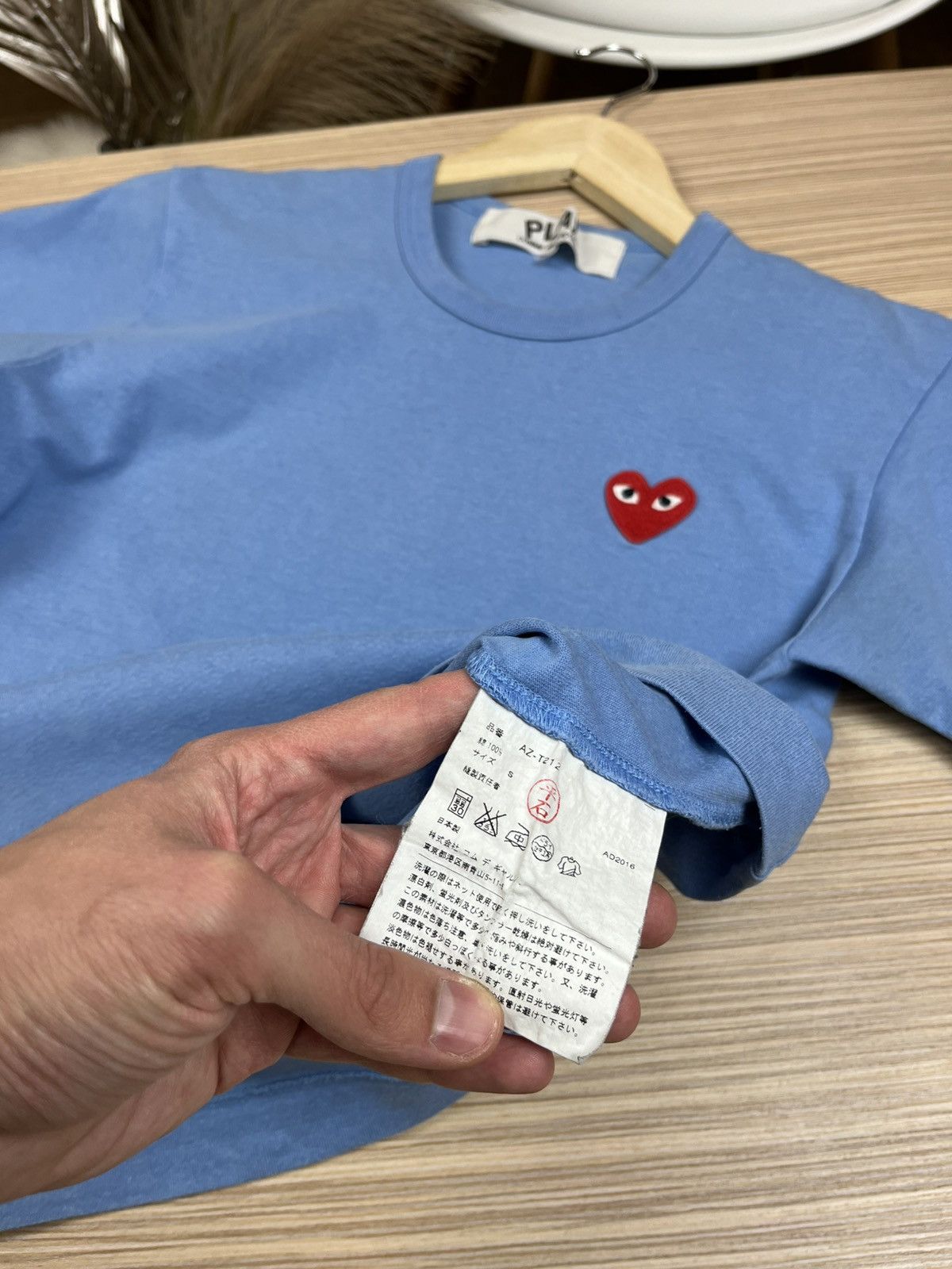 Comme des Garcons PLAY × Vintage Comme Des Garcons Cdg Play Black Heart Shirt Size US S / EU 44-46 / 1 - 7 Thumbnail