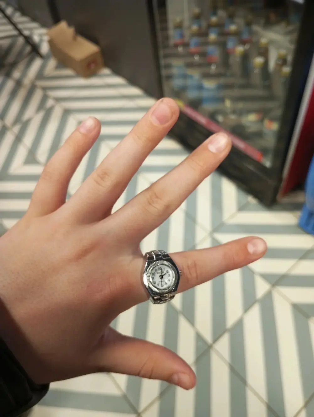 Jewelry Y2K 2000s vintage style Band Watch Ring Round Face Size ONE SIZE - 2 Thumbnail