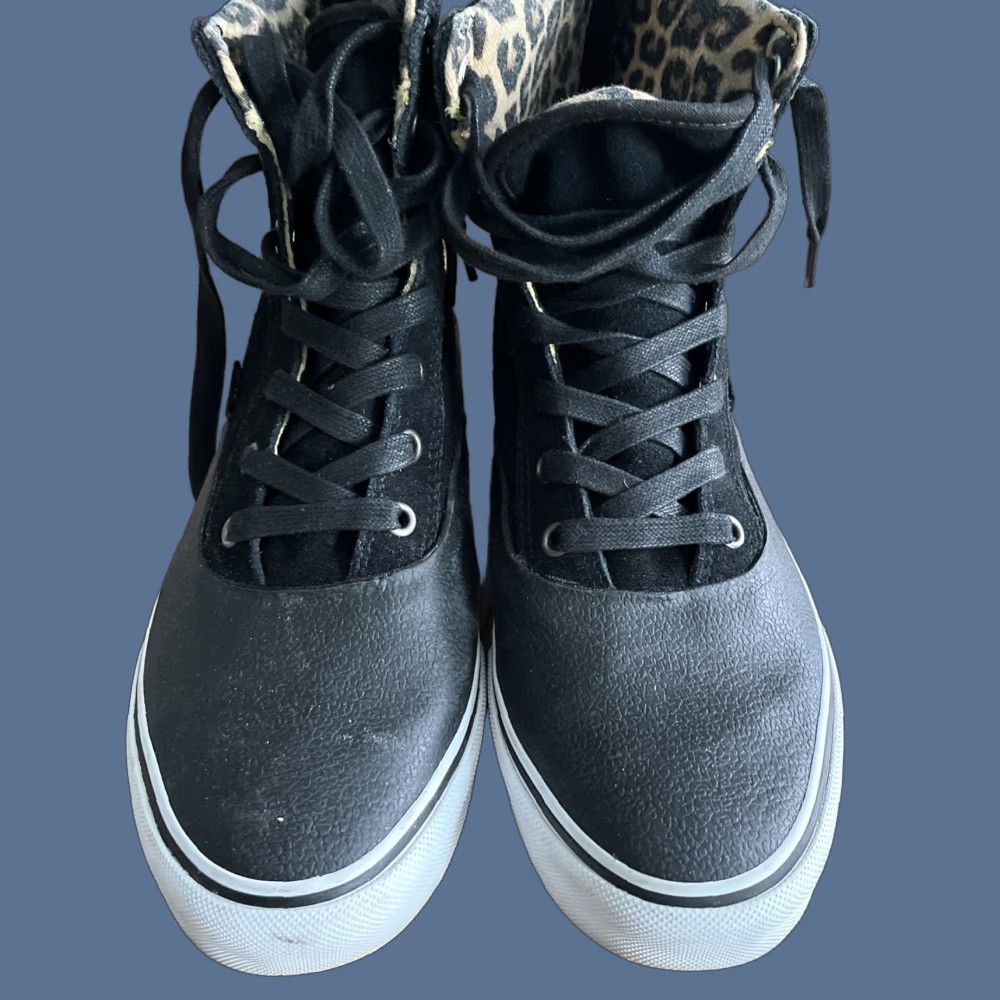 Vans VANS Sk8-Hi Hi Top Leather Cheetah Black Unisex Adults 8.5 10 Sneaker Shoes Mens Womens Size M / US 6-8 / IT 42-44 - 1 Thumbnail
