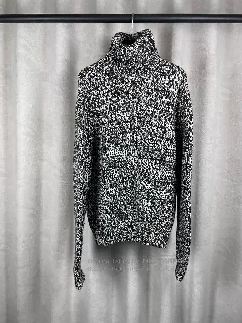 Saint Laurent Paris Saint Laurent Paris Black and White Knit Snowflake High Ne Size US S / EU 44-46 / 1 - 1 Thumbnail