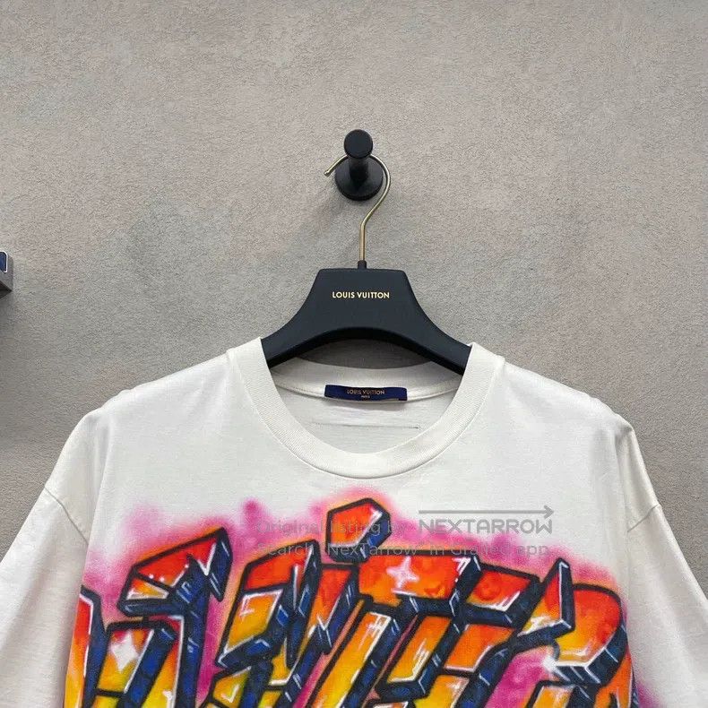 Louis Vuitton Louis Vuitton Logo graffiti white short sleeve T-shirt Size US M / EU 48-50 / 2 - 4 Thumbnail