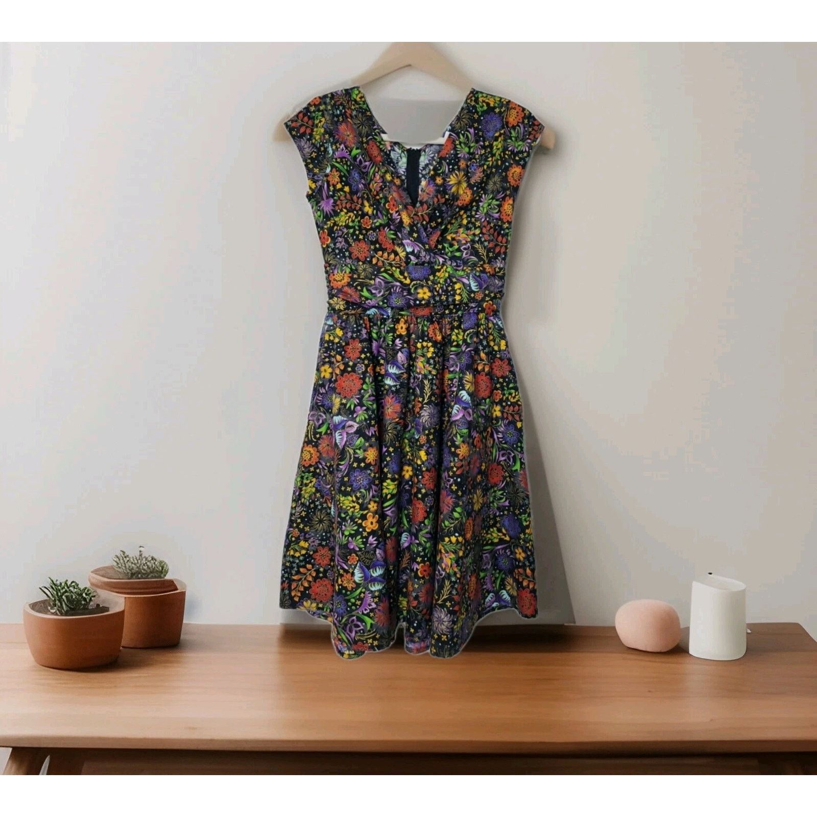 Other Retrolicious Greta Dress Floral V-Neck Retro Modcloth Size L / US 10 / IT 46 - 2 Thumbnail