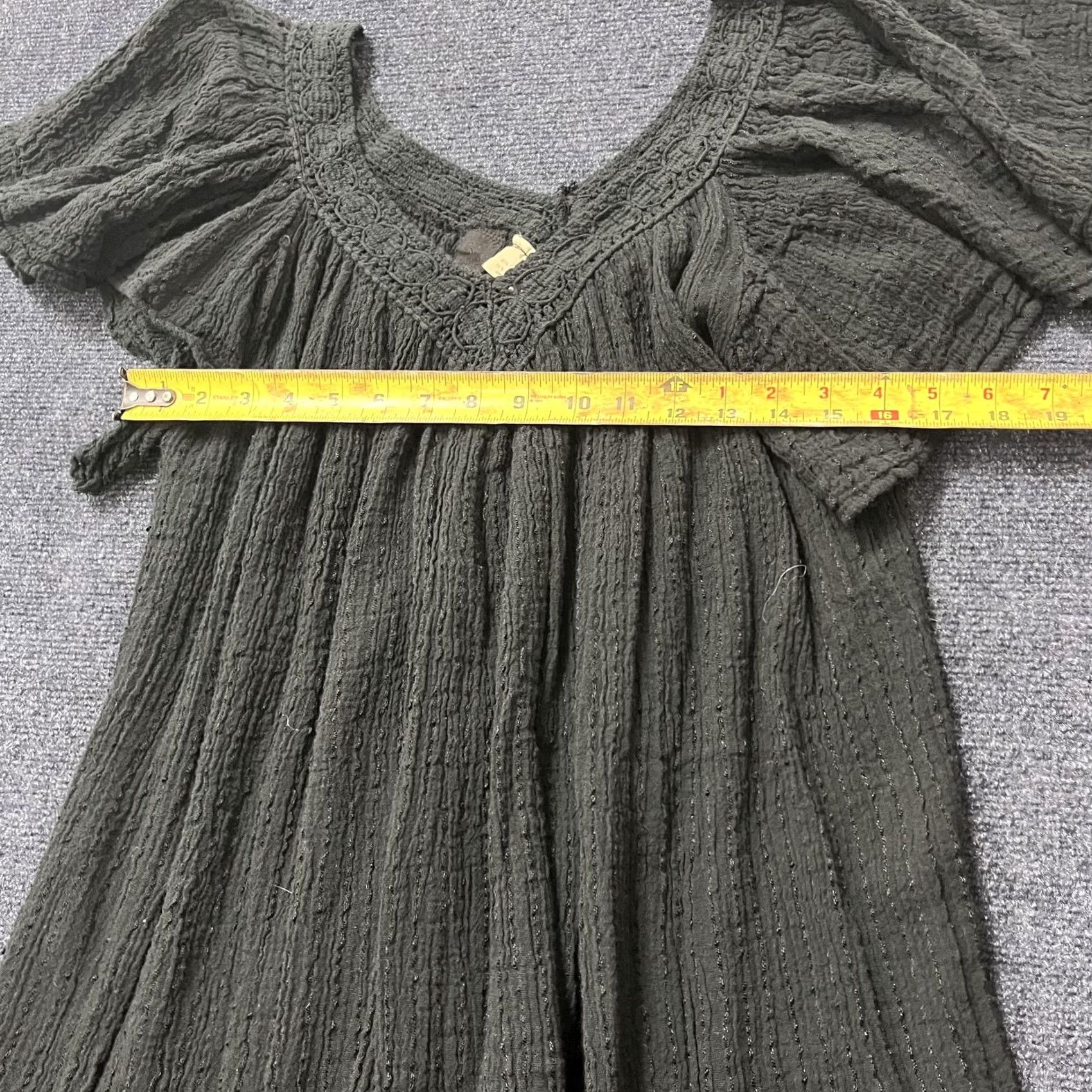 Vintage VINTAGE AMERICAN VINTAGE Dress Womens One Size Black Textured Scoop Neck Flutter Sleeve Boho Trapeze Size ONE SIZE - 7 Thumbnail