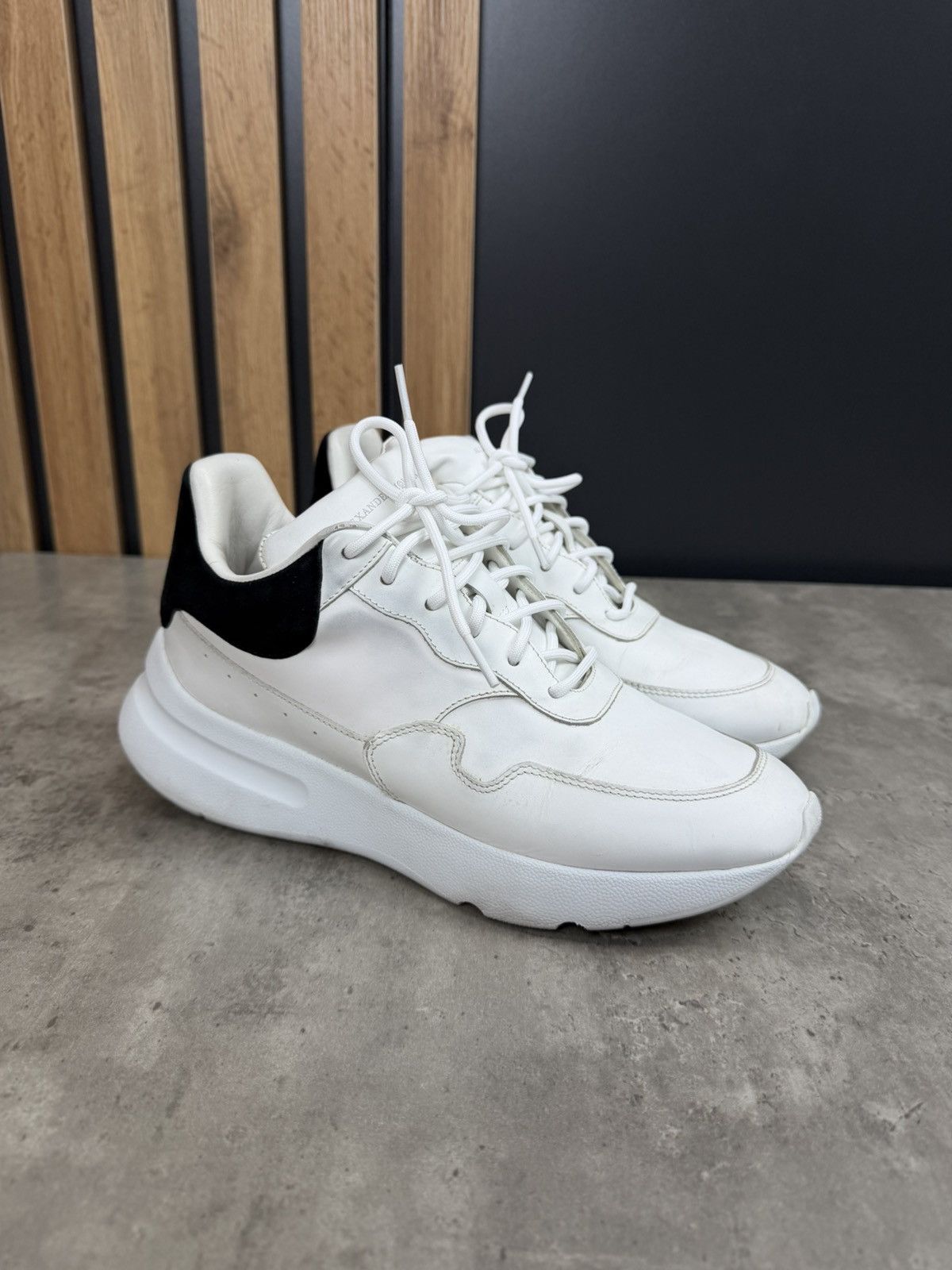 Alexander McQueen Alexander McQueen Oversized White Leather Sneakers Size 38 Size US 8 / IT 38 - 2 Thumbnail
