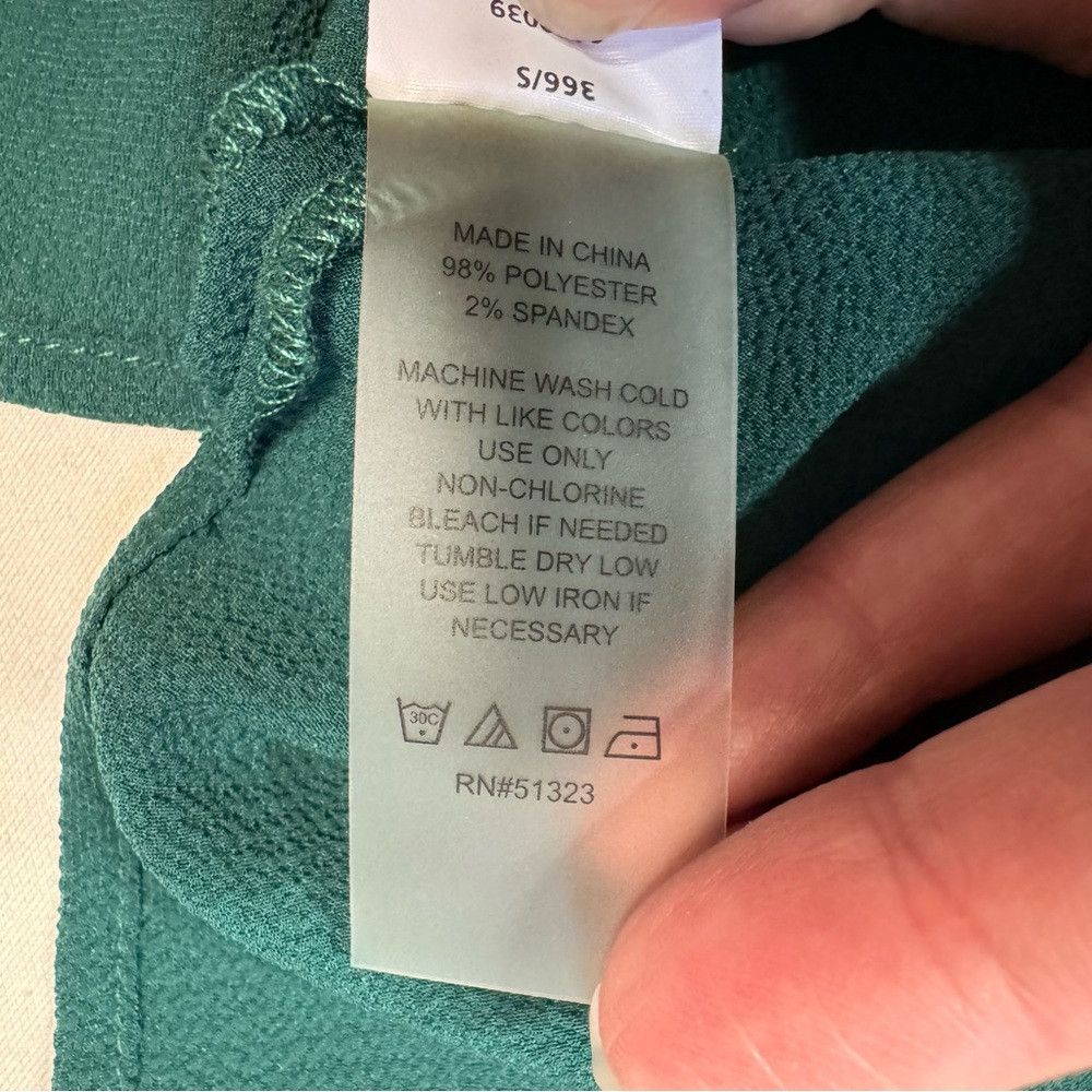 Vince Camuto NWT New $99 Vince Camuto High Neck Ruffle Sleeve Green Blou Size S / US 4 / IT 40 - 9 Thumbnail