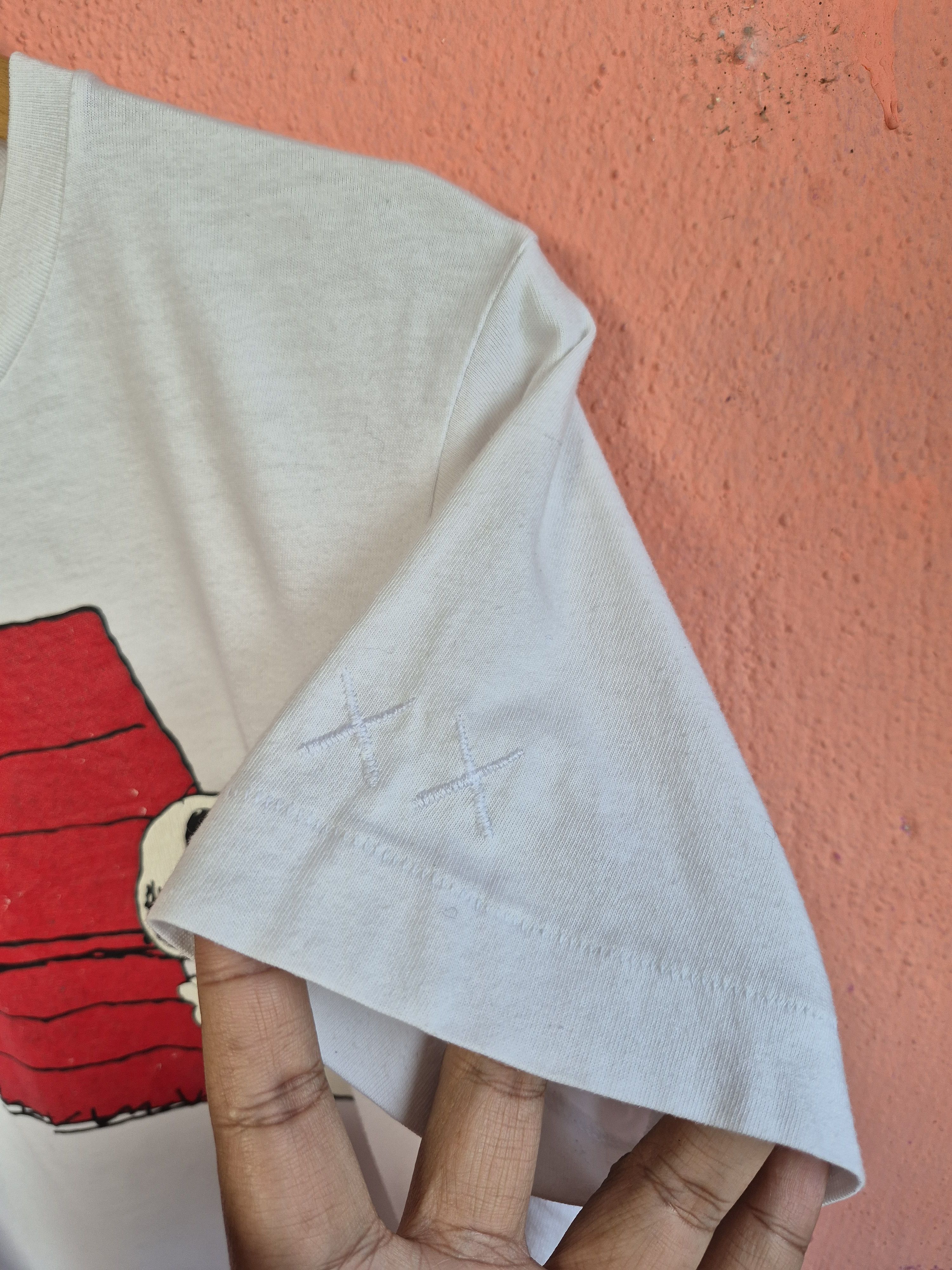 Kaws × Peanuts × Uniqlo 🔥 Uniqlo Kaws Peanuts Snoopy Cartoon Tee Size US S / EU 44-46 / 1 - 4 Thumbnail