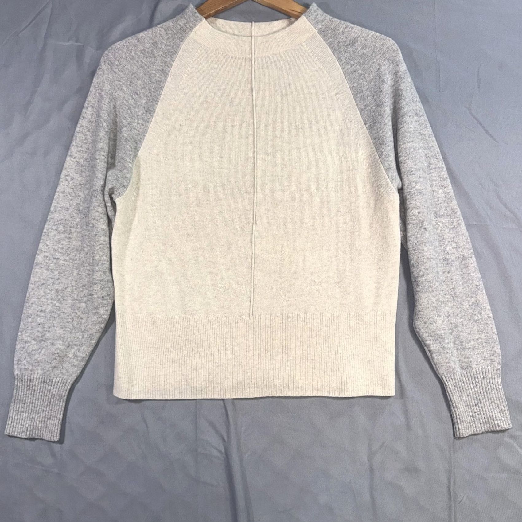 Vince Vince Sweater Womens XS White Gray 100% Cashmere Raglan Crewneck Pullover Size XS / US 0-2 / IT 36-38 - 2 Thumbnail