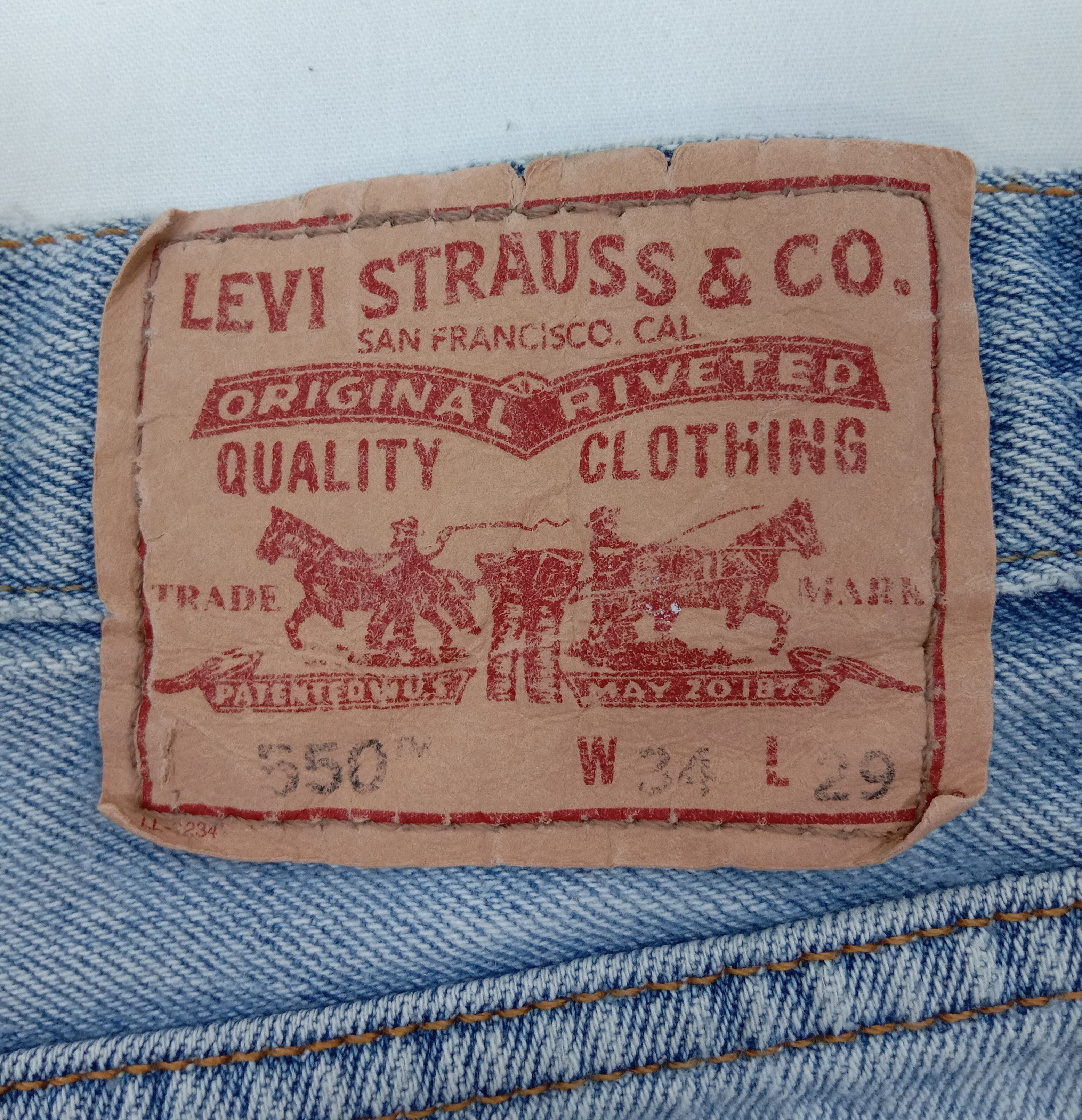 Levi's Vintage Levi's 550 Jeans Relaxed Fit Light Wash Denim Size US 34 / EU 50 - 15 Thumbnail