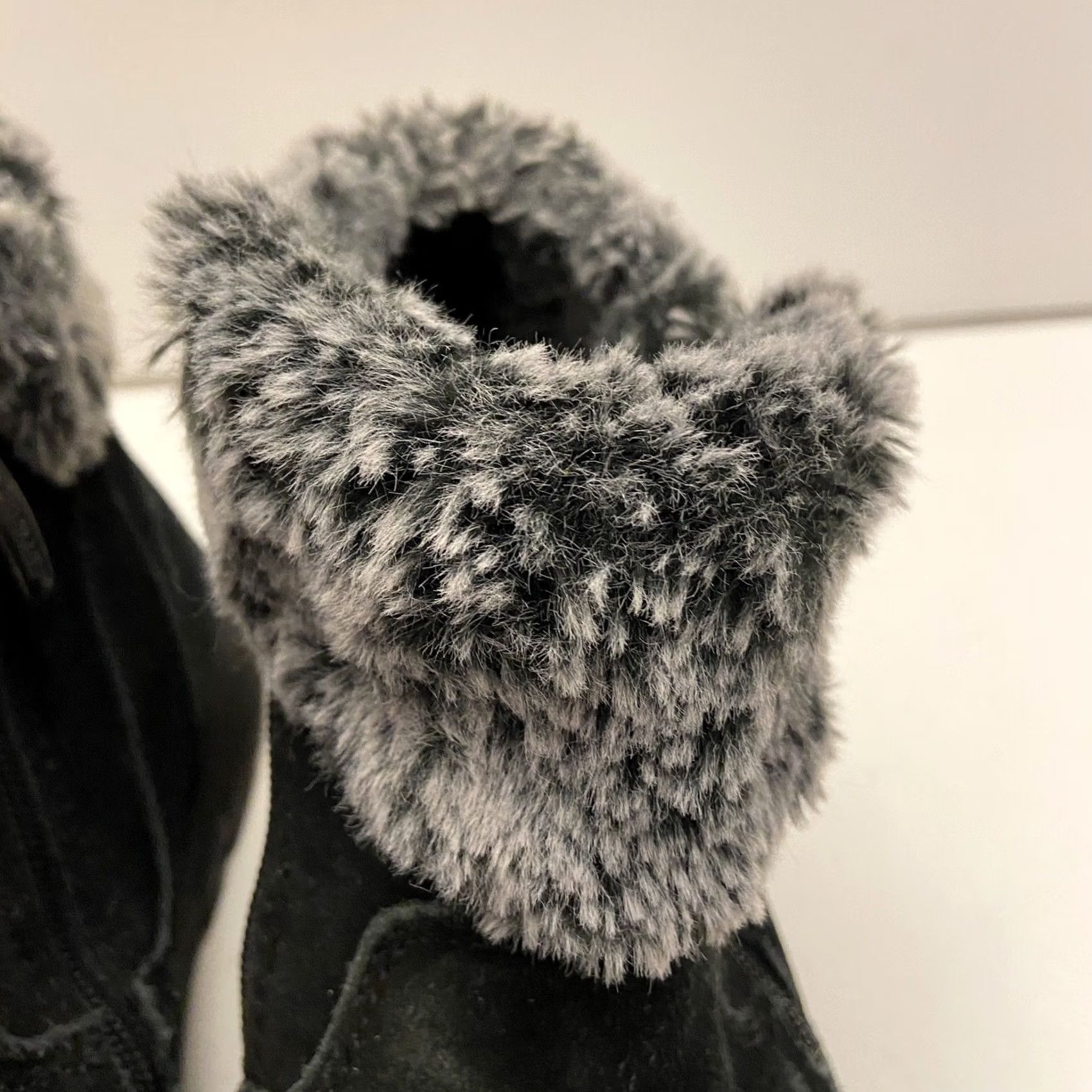 Vintage Khombu Jessica 1323908 Snow Boots Women’s Size 8 Black Suede Faux Fur Winter Breast Gray Faux Fur Lining Suede Upper Size US 8 / IT 38 - 7 Thumbnail