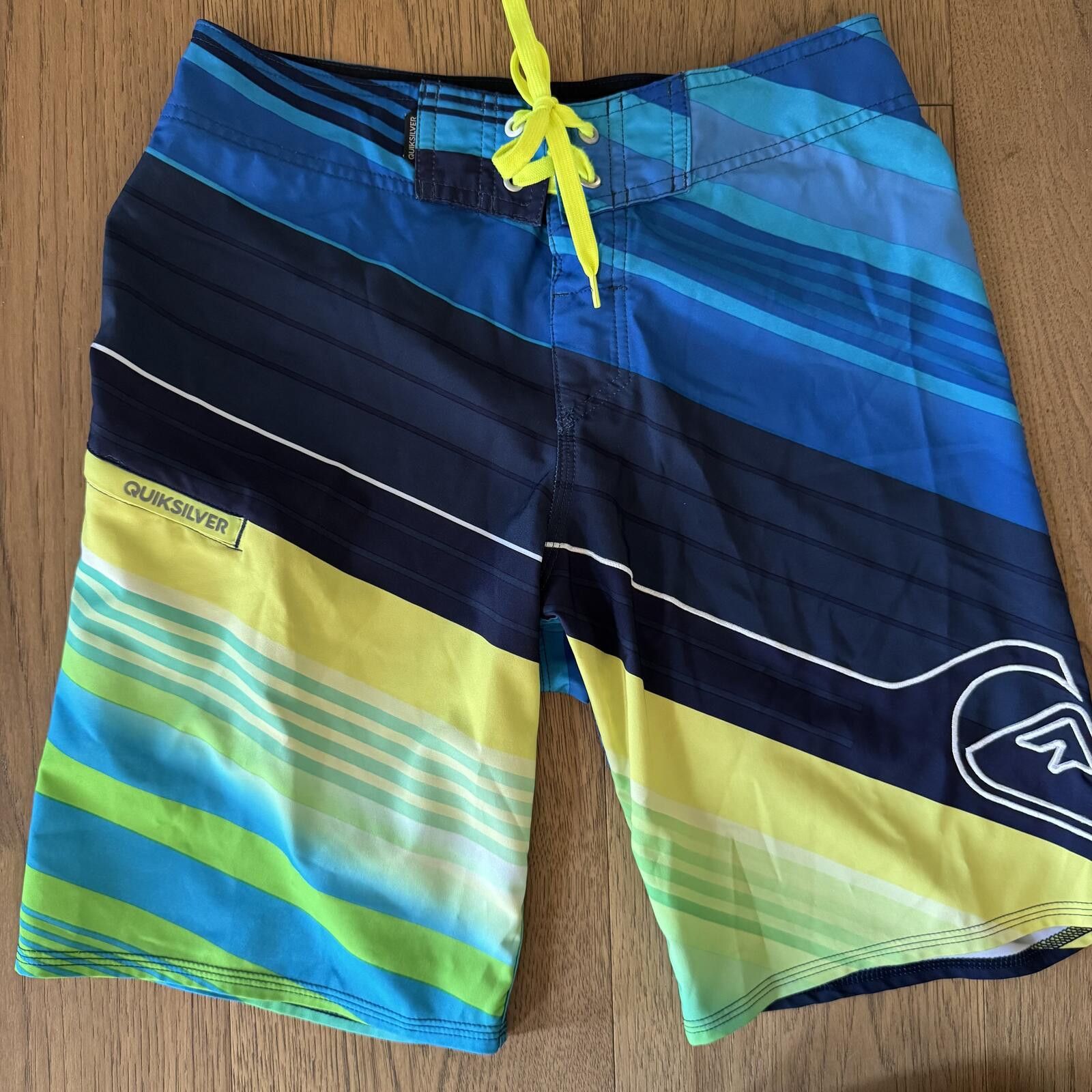 Quiksilver Quiksilver Men's Size 28 Board Shorts Swim Trunks Size US 30 / EU 46 - 2 Thumbnail