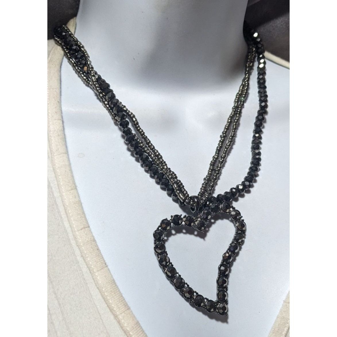 Other Glam Goth Rhinestone Open Heart Beaded Necklace Size ONE SIZE - 6 Thumbnail