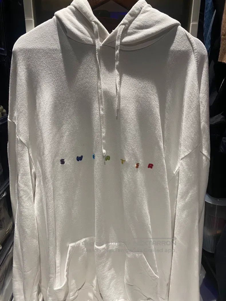 Vetements Vetements First Generation Classic Rainbow Embroidery Size US M / EU 48-50 / 2 - 1 Thumbnail