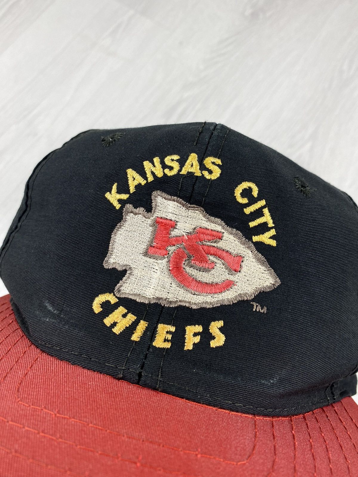NFL Vintage Kansas City Chiefs Cap Hat 90s Lakers Bills Raiders Size ONE SIZE - 2 Thumbnail