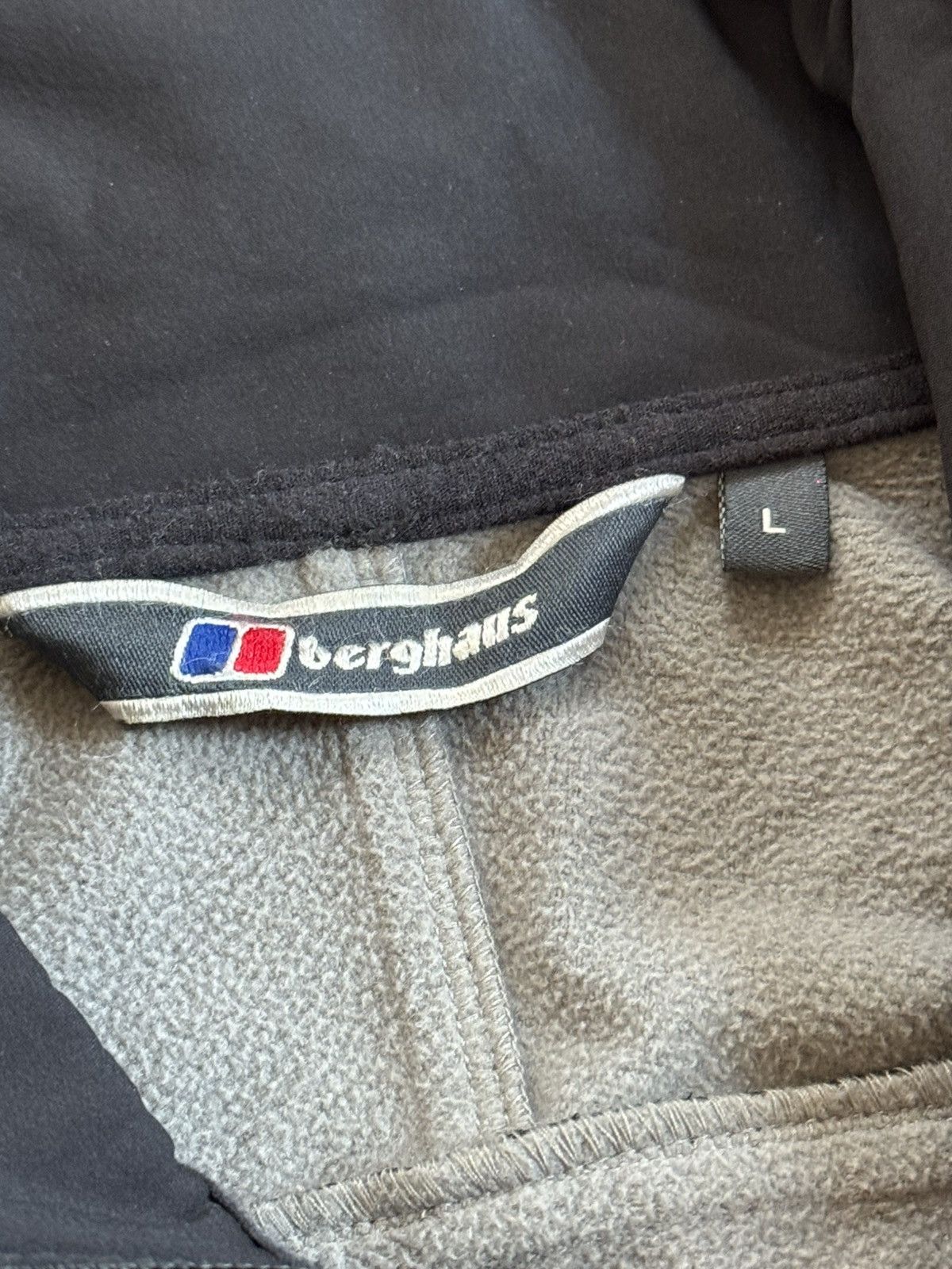 Berghaus Berghaus L Softshell black outdoor jacket gorpcore Size US L / EU 52-54 / 3 - 10 Thumbnail