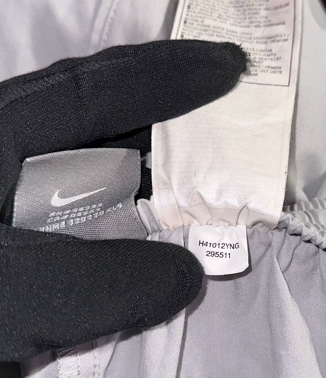 Nike × Vintage Nike Vintage Windbreaker Track Pants pockets logo zip Y2K Size 30" / US 8 / IT 44 - 9 Thumbnail
