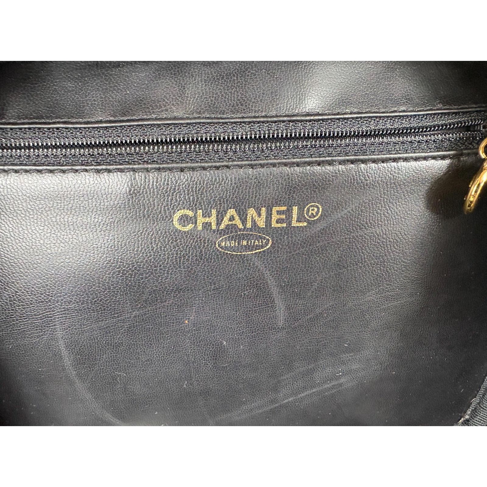 Chanel Authentic Chanel Vintage Patent Leather Black CC Vanity Case Size ONE SIZE - 14 Thumbnail