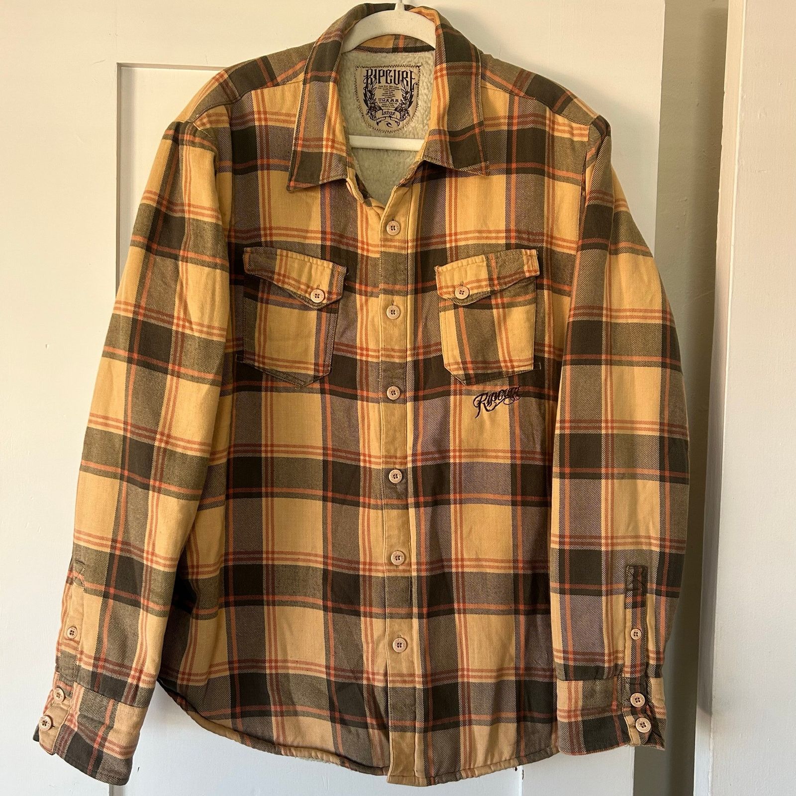 Rip Curl Men’s rip curl plaid button-down jacket with sherpa lining Size US L / EU 52-54 / 3 - 1 Thumbnail
