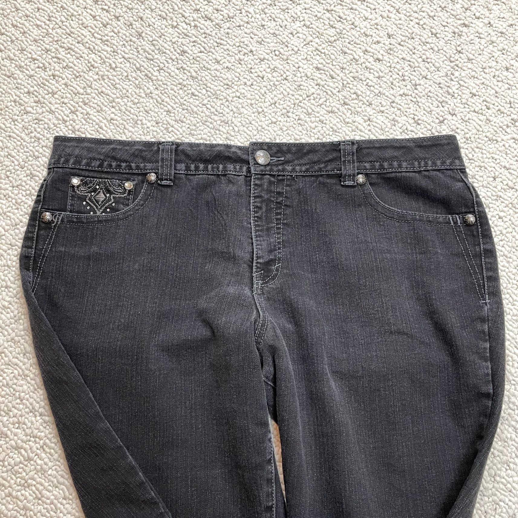 Vintage VINTAGE? No — Style&co. Jeans Womens 18 Plus Denim Straight Black 5-Pocket Embroidered 40x27 Adult Women Size 40" / US 18 - 6 Thumbnail