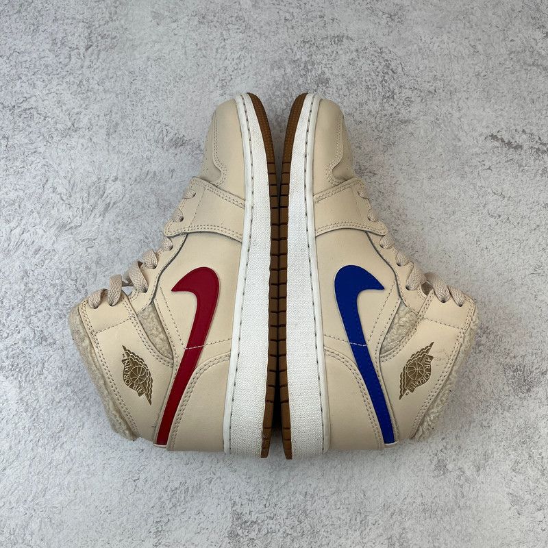 Jordan Brand Hi-top sneakers Air Jordan 1 Mid Fleece Pearl White GS Shoes Size US 8 / IT 38 - 4 Thumbnail