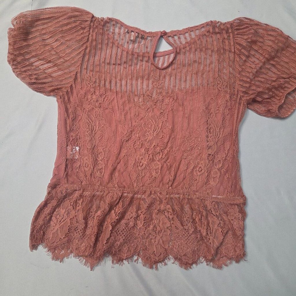 Other Haute Monde-Chic Boho Lace Blouse Cropped MD, Sheer & Flow Size M / US 6-8 / IT 42-44 - 2 Thumbnail
