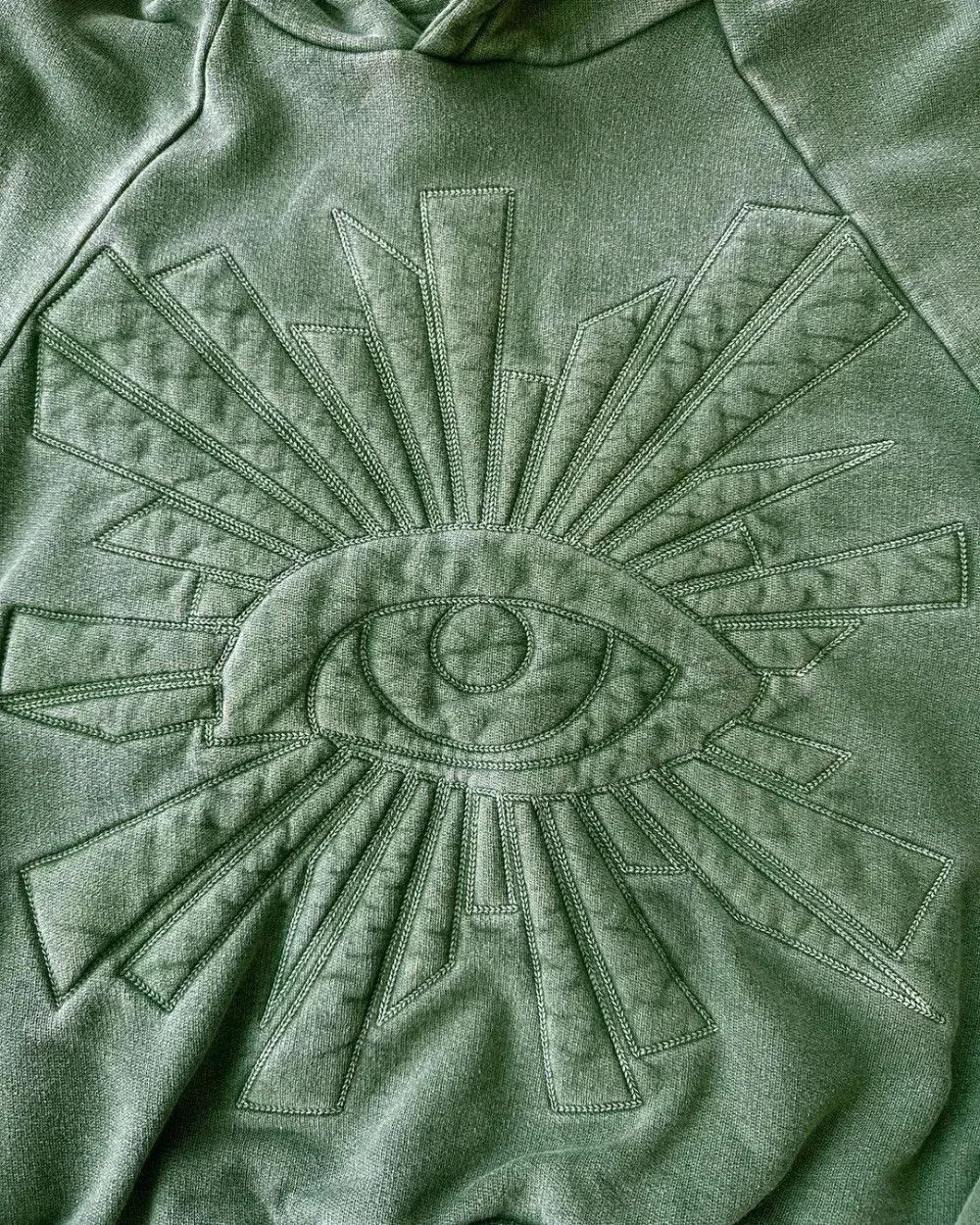 Japanese Brand 90's Fashion Embroidery Eye Hoodie Size US XXL / EU 58 / 5 - 2 Thumbnail