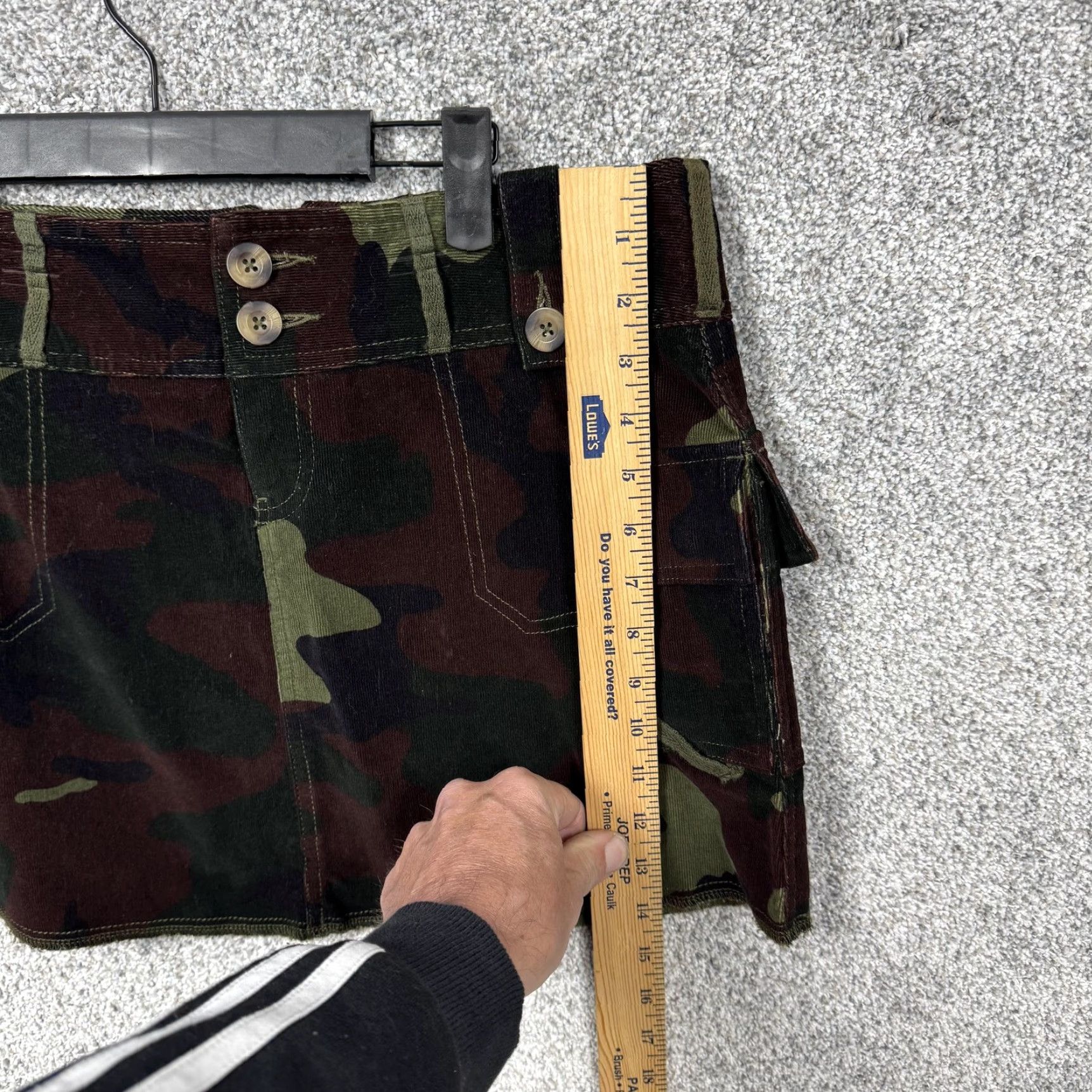 Vintage Moda International Mini Skirt 6 Camo Cargo Indie Sleaze Grunge Utility Military Skirt Women XS-? Hmm cannot. Size 28" / US 6 / IT 42 - 2 Thumbnail