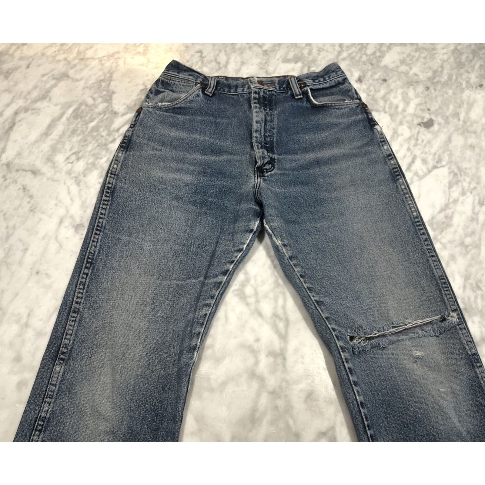 Wrangler VINTAGE Wrangler Jeans Women’s 11x36 (28x34) Thrashed Holes Straight Made USA Jeans Womens 1990s Blue Cotton Grunge Casual Boys Girls Mens Size 32" / US 10 / IT 46 - 2 Thumbnail