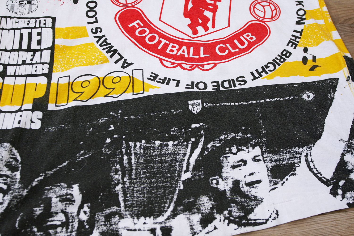 Vintage Vintage 90s Manchester United AOP Graphic T shirt XL Rare Size US L / EU 52-54 / 3 - 3 Thumbnail