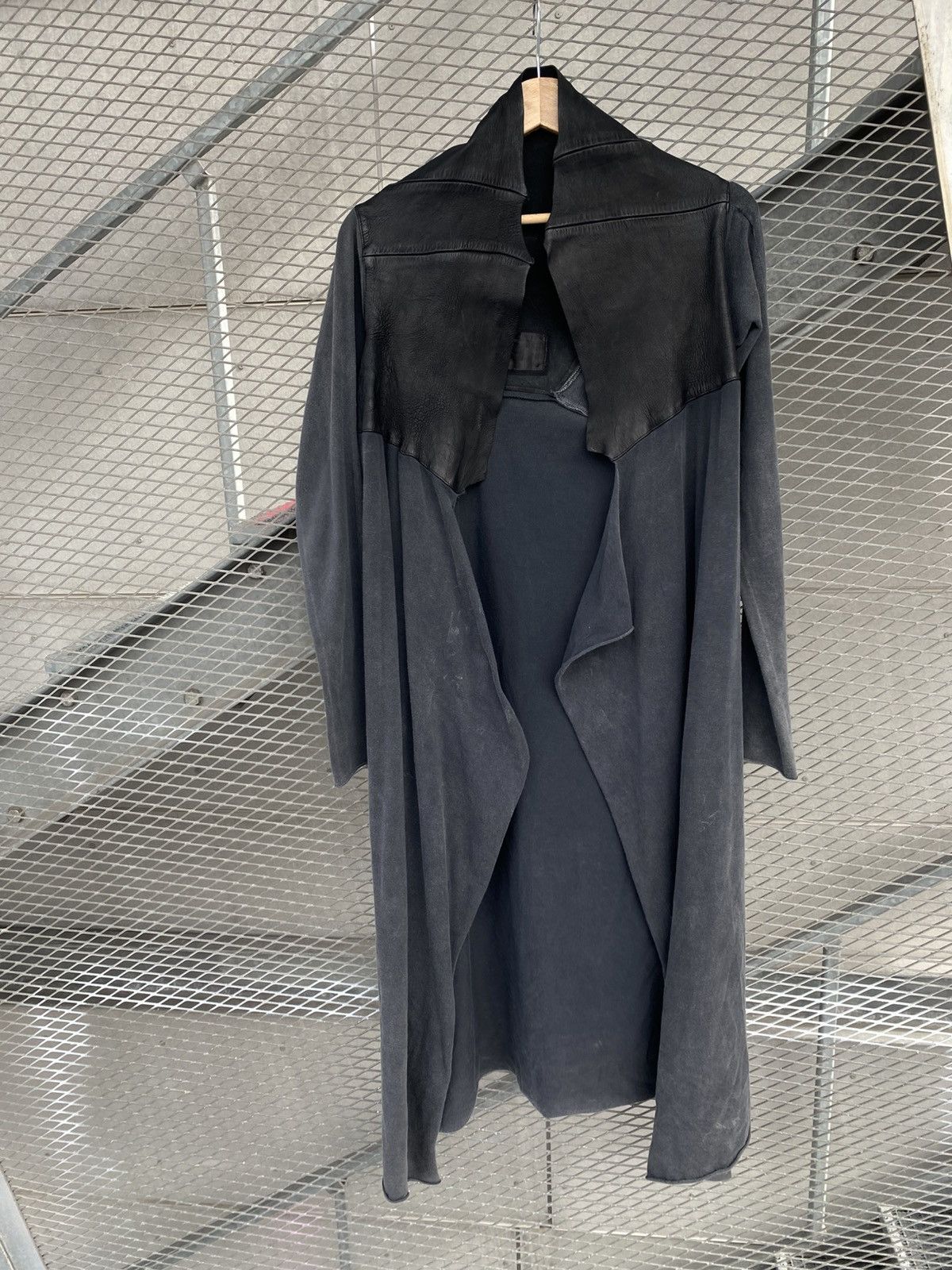 Le Grande Bleu (L.G.B.) Le Grande Bleu L.G.B. Leather Top Cape Size US S / EU 44-46 / 1 - 1 Thumbnail