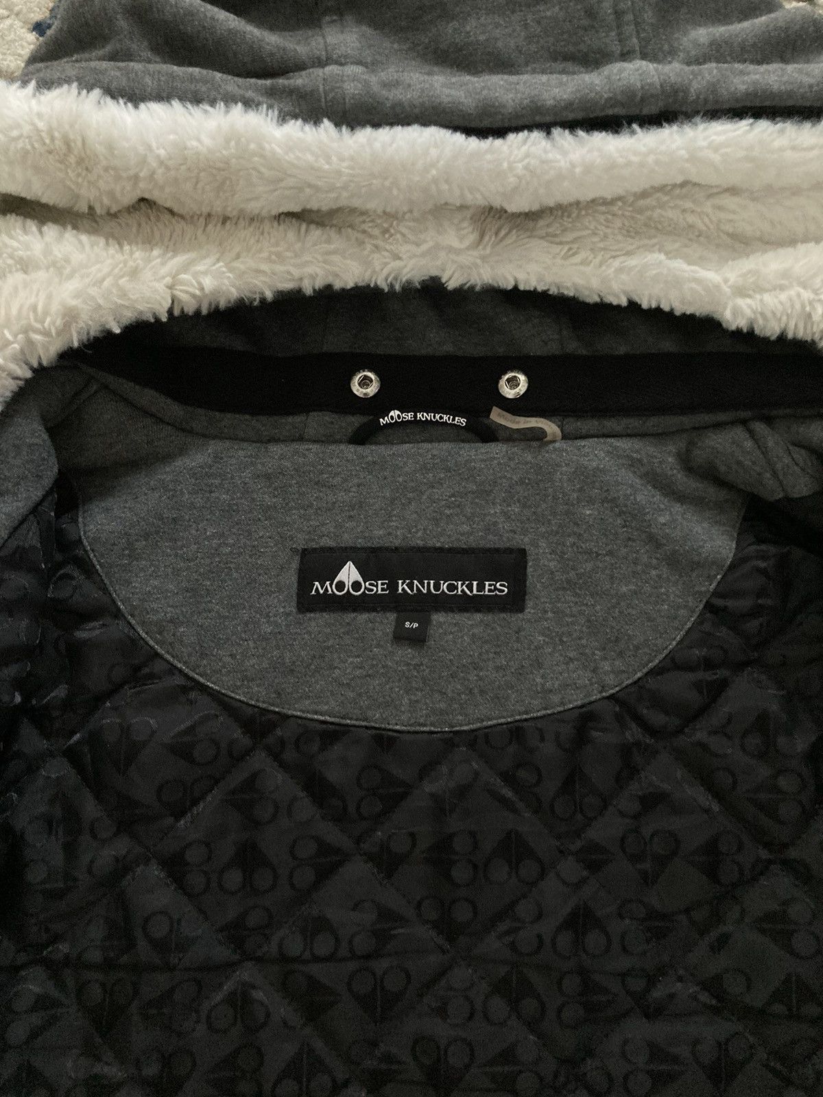 Moose Knuckles Moose Knuckles Hoodie with Fur Lining On the inside Size US S / EU 44-46 / 1 - 7 Thumbnail