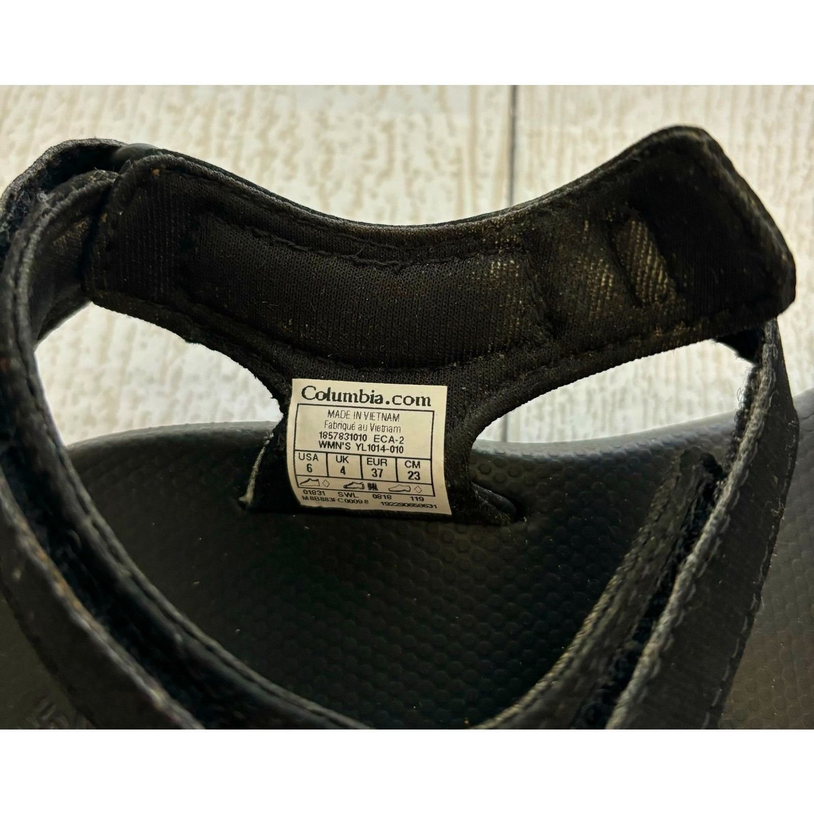 Columbia Columbia Black Suede Strap Sandals Size 6 Size US 6 / IT 36 - 7 Thumbnail