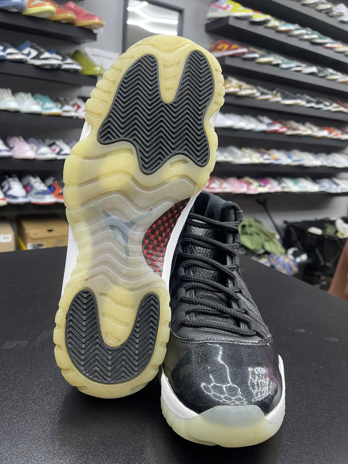 Jordan Brand Size 11 - Jordan 11 Retro High 72-10 Great Condition! Size US 11 / EU 44 - 9 Thumbnail