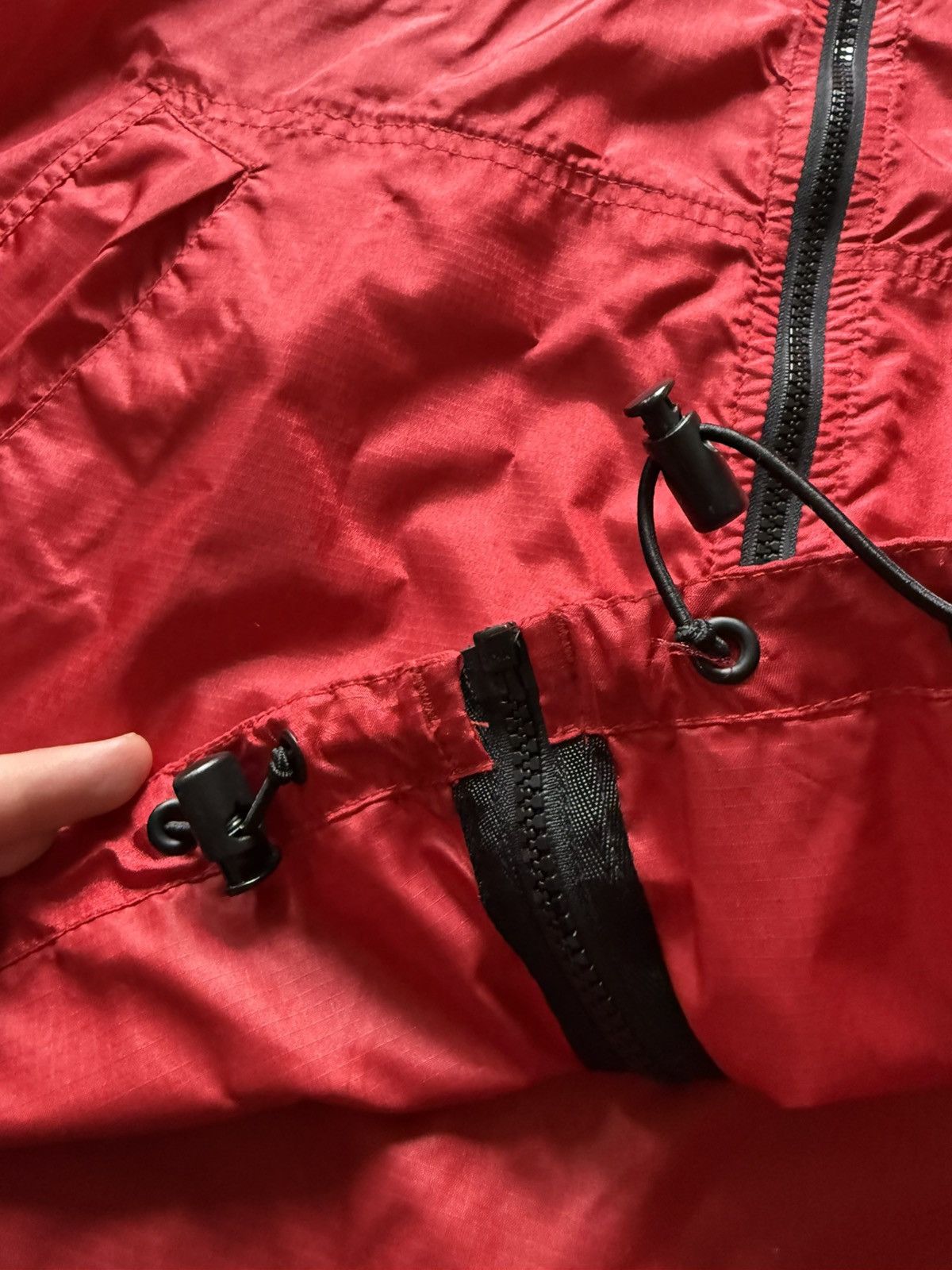 Tommy Hilfiger Vintage Tommy Hilfiger Red Windbreaker Jacket Size M Size US M / EU 48-50 / 2 - 5 Thumbnail