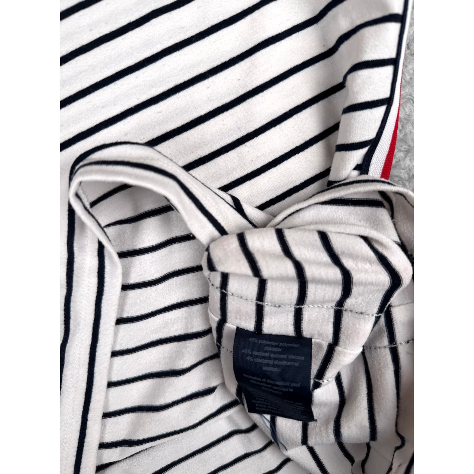 Tommy Hilfiger VINTAGE Tommy Hilfiger Shirt Women XL White Stripe Tank Sleeveless Poly Blend Casual Workwear 80s 90s Mens Girls Womens Size XL / US 12-14 / IT 48-50 - 7 Thumbnail
