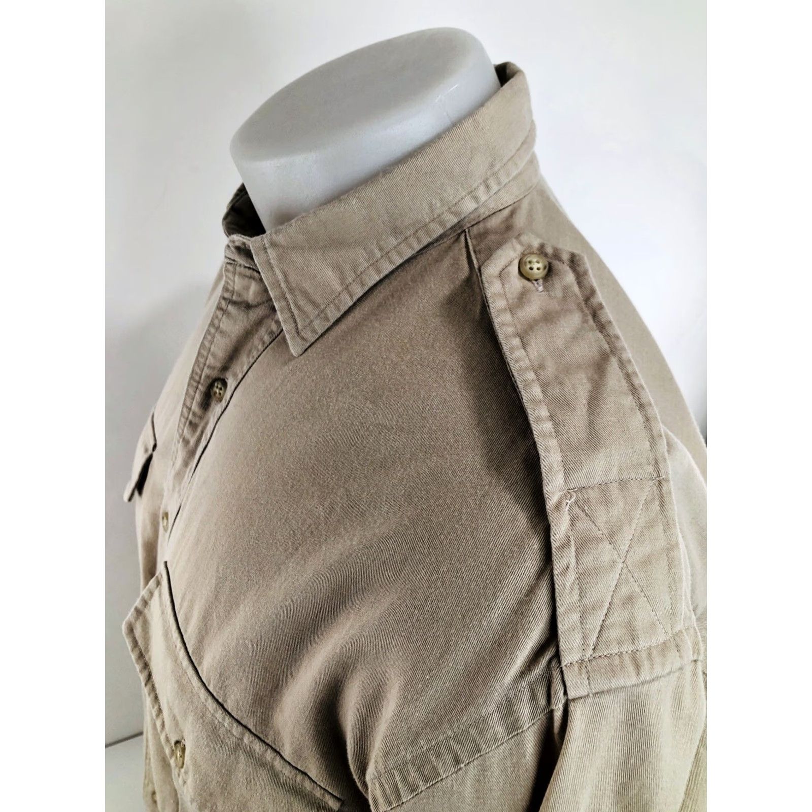 Banana Republic BANANA REPUBLIC - Vintage Classic Safari Epaulets Mens Shirt S Beige Long Sleeve Button-Up Shirt Mens Shirts? Size US S / EU 44-46 / 1 - 4 Thumbnail