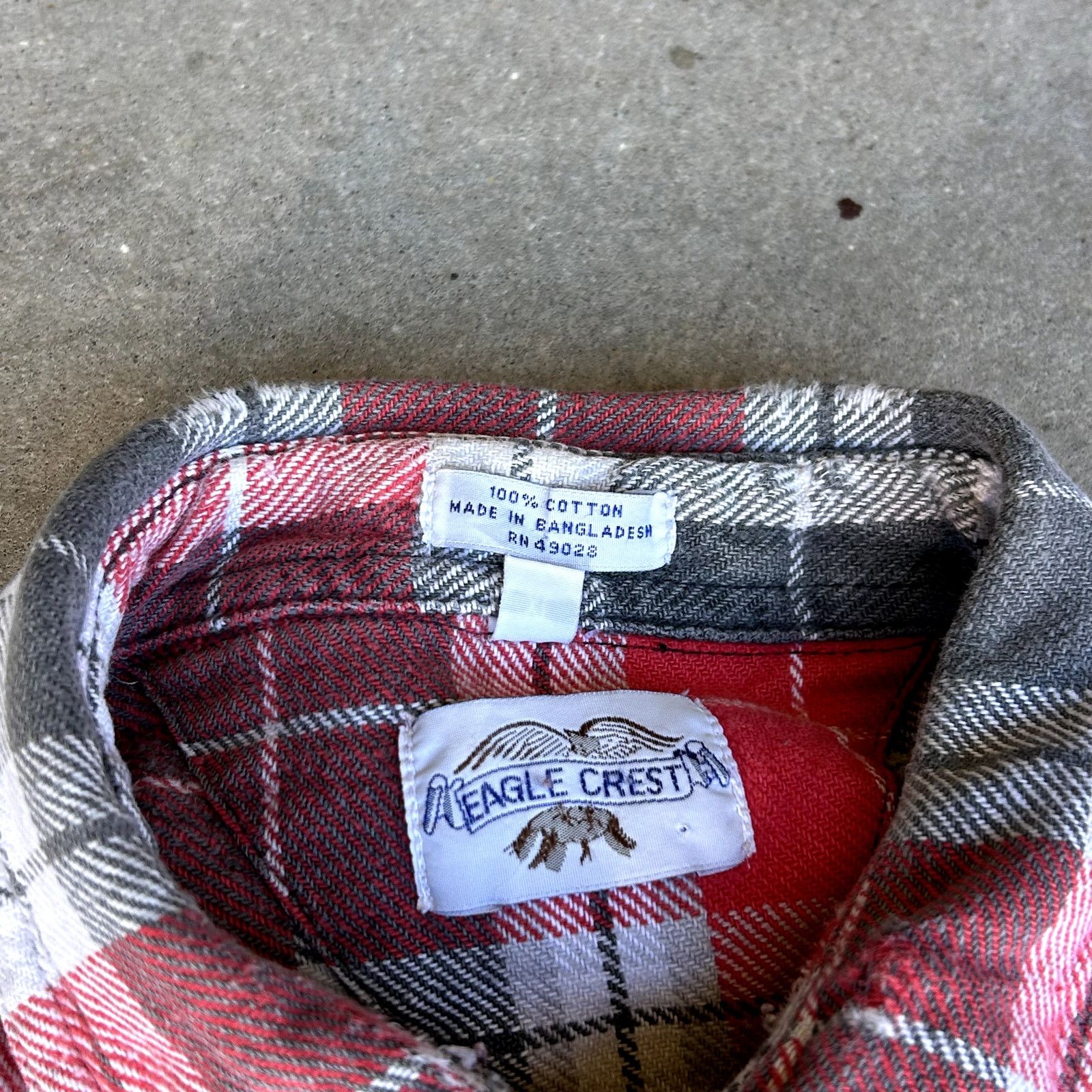 Vintage Vintage Eagle Crest Red & White Flannel Shirt XL Size US XL / EU 56 / 4 - 2 Thumbnail