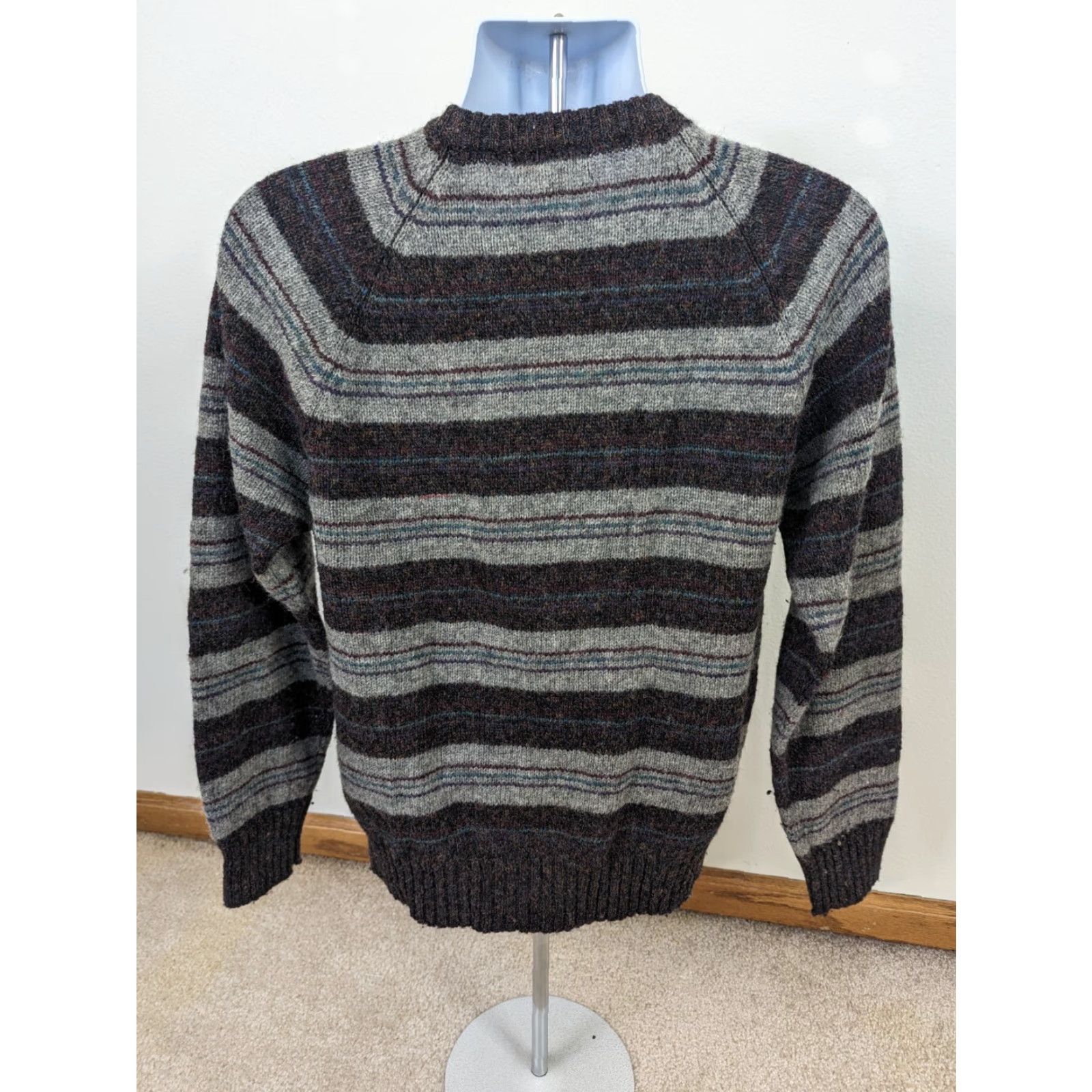 Vintage VINTAGE 80s Sweater Men’s Medium Wool Striped Long Sleeve Crew Neck Pullover S12 Size US M / EU 48-50 / 2 - 3 Thumbnail