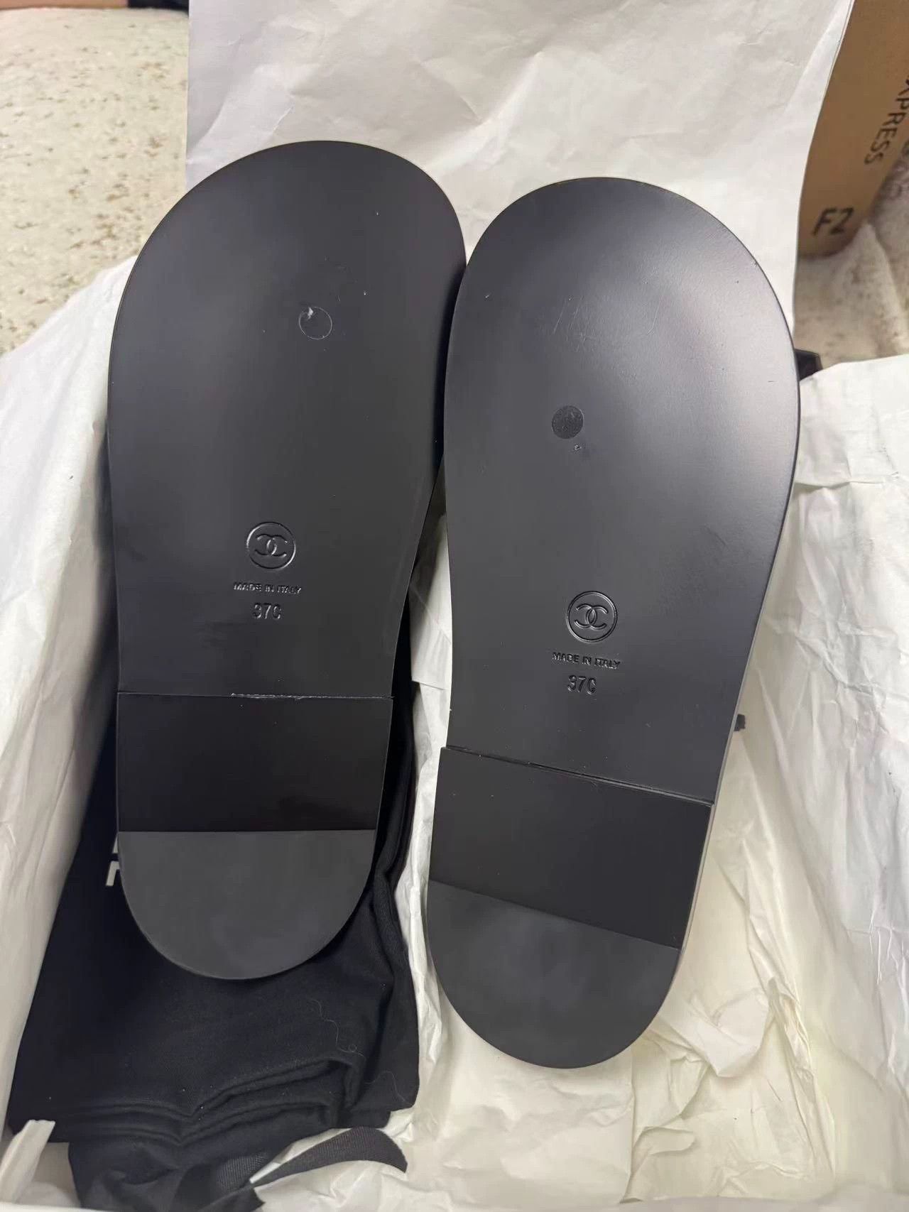 Chanel CHANEL 24P Slides 37 NEW Size US 6.5 / IT 36.5 - 3 Thumbnail