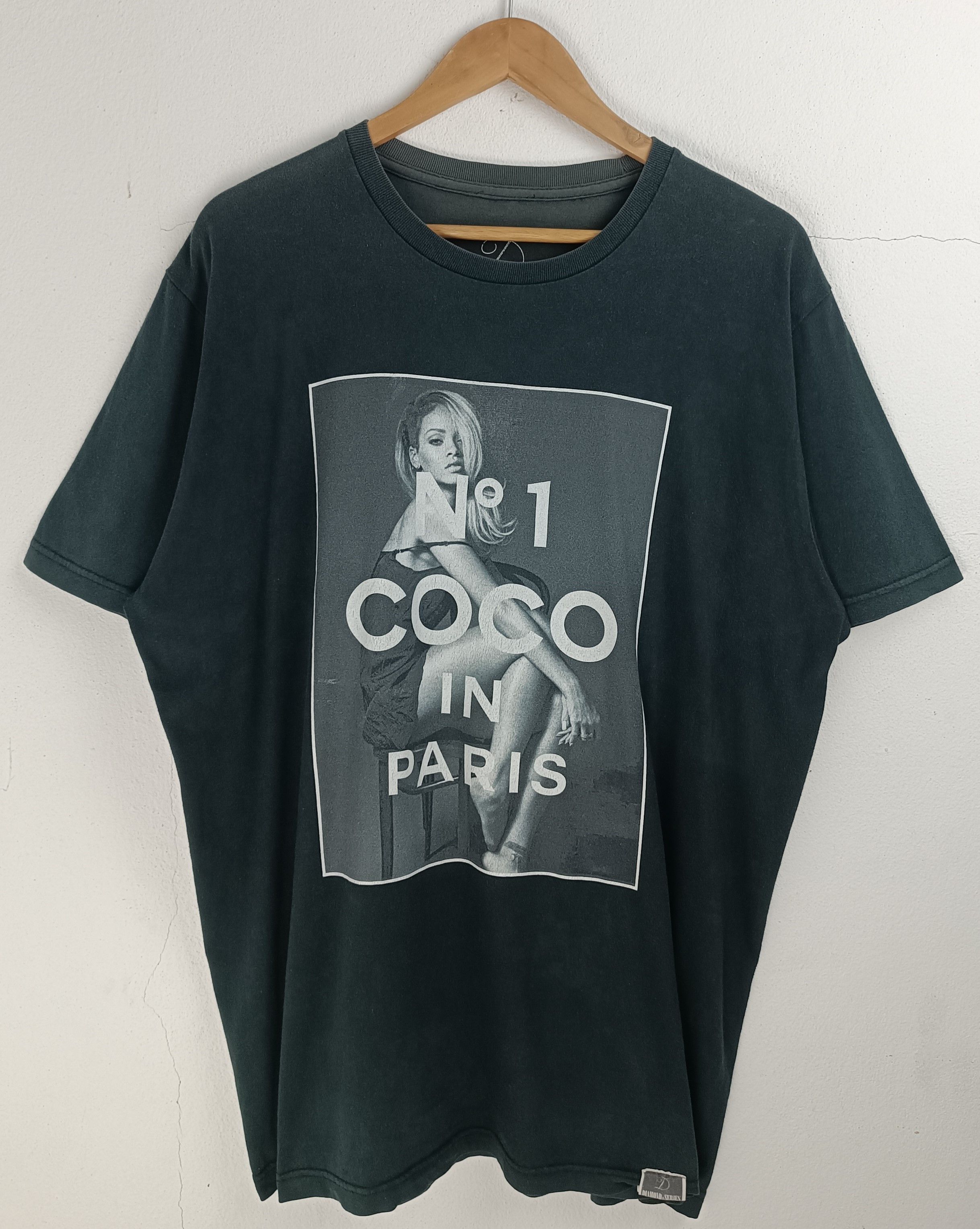 Rap Tees FADED VINTAGE RIHANNA POTRAIT TEE asap rocky travis scott Size US XL / EU 56 / 4 - 3 Thumbnail