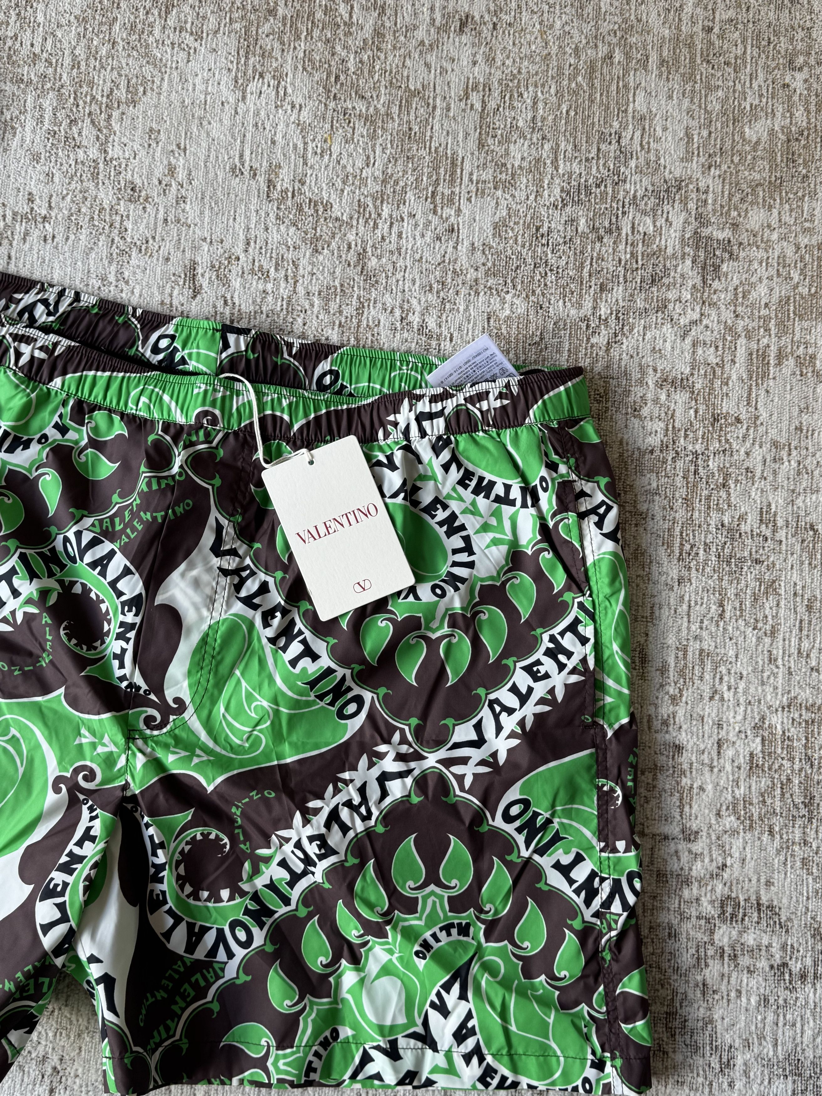 Valentino Valentino Shorts | size 52 Size US 36 / EU 52 - 2 Thumbnail