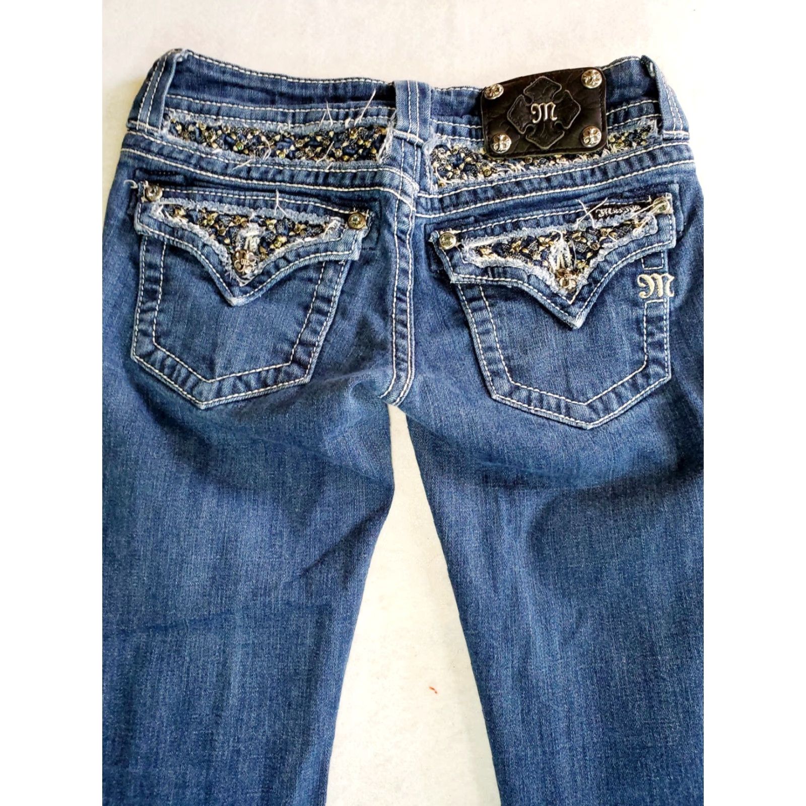 Miss Me Miss Me-Classic Medium Wash Denim Bling Jeans Size 27 Standard Skinny 32" Inseam Womens Midi? Size 27" / US 4 / IT 40 - 6 Thumbnail
